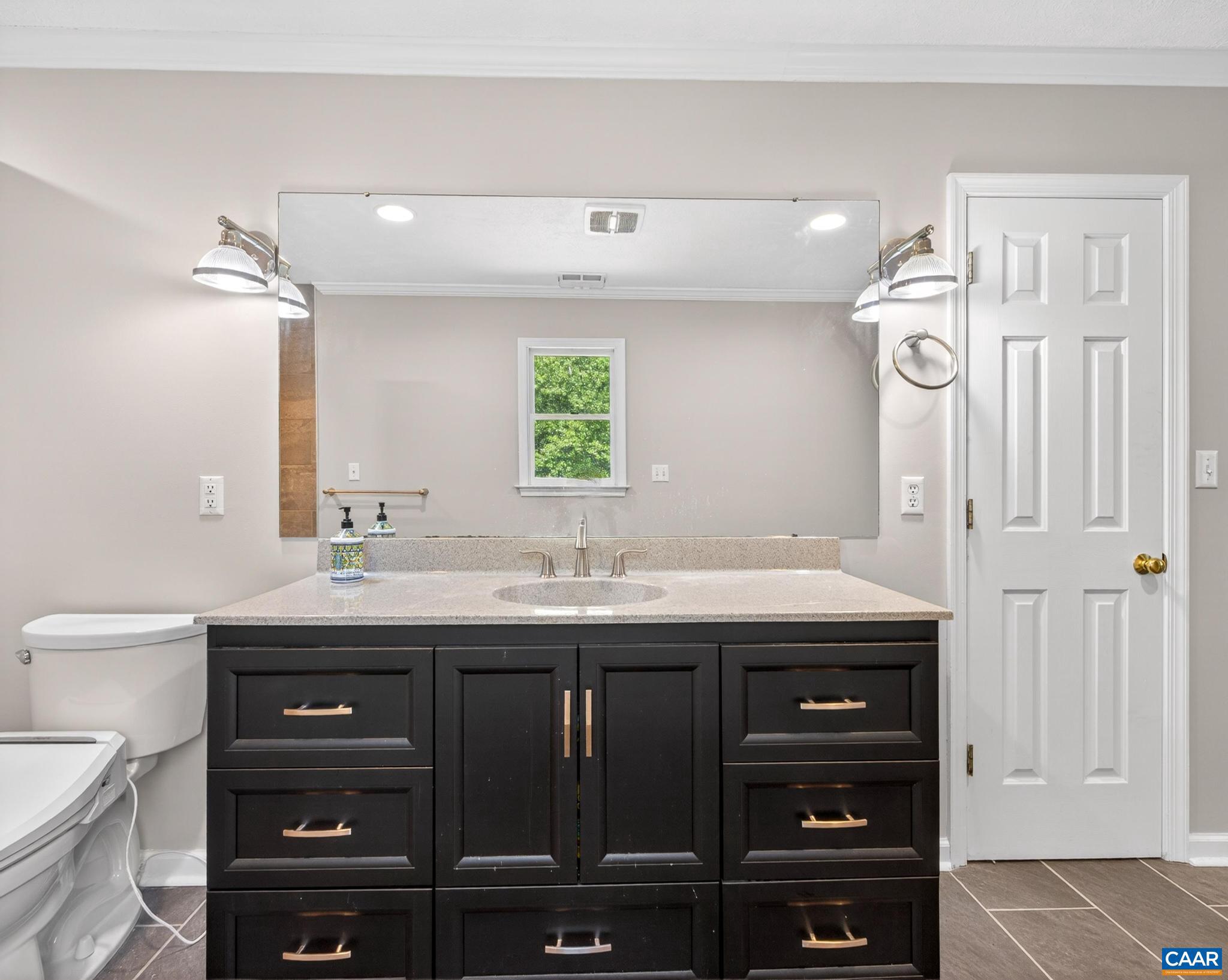 DEER LAKE ESTATES - Residential