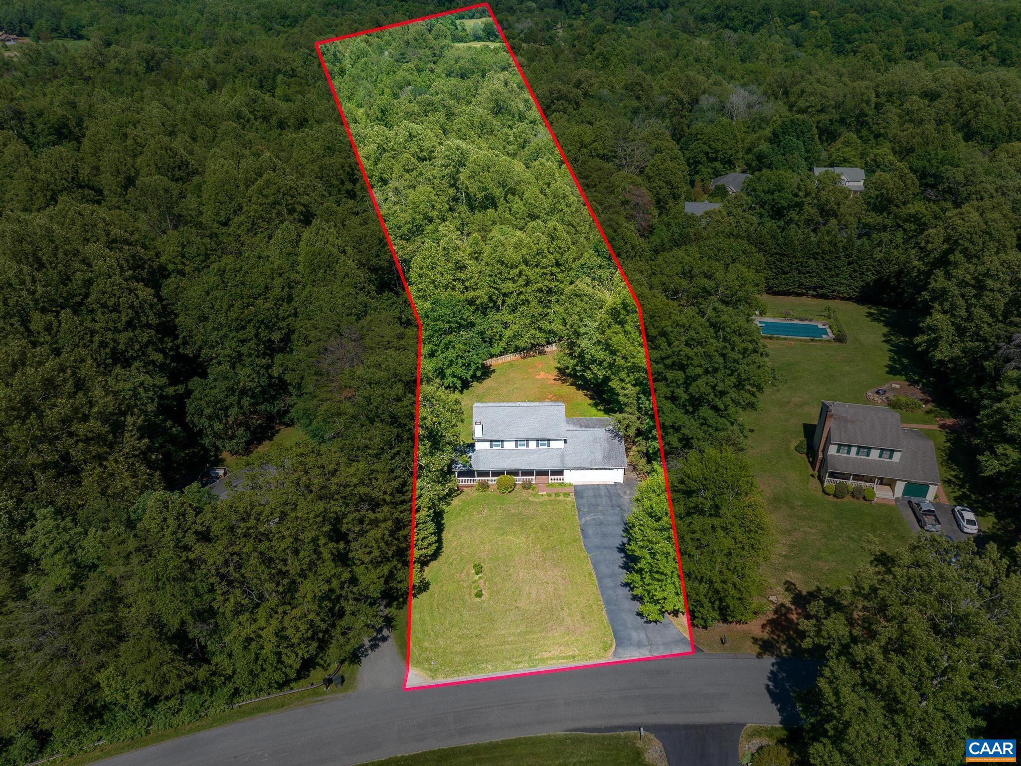 DEER LAKE ESTATES - Residential