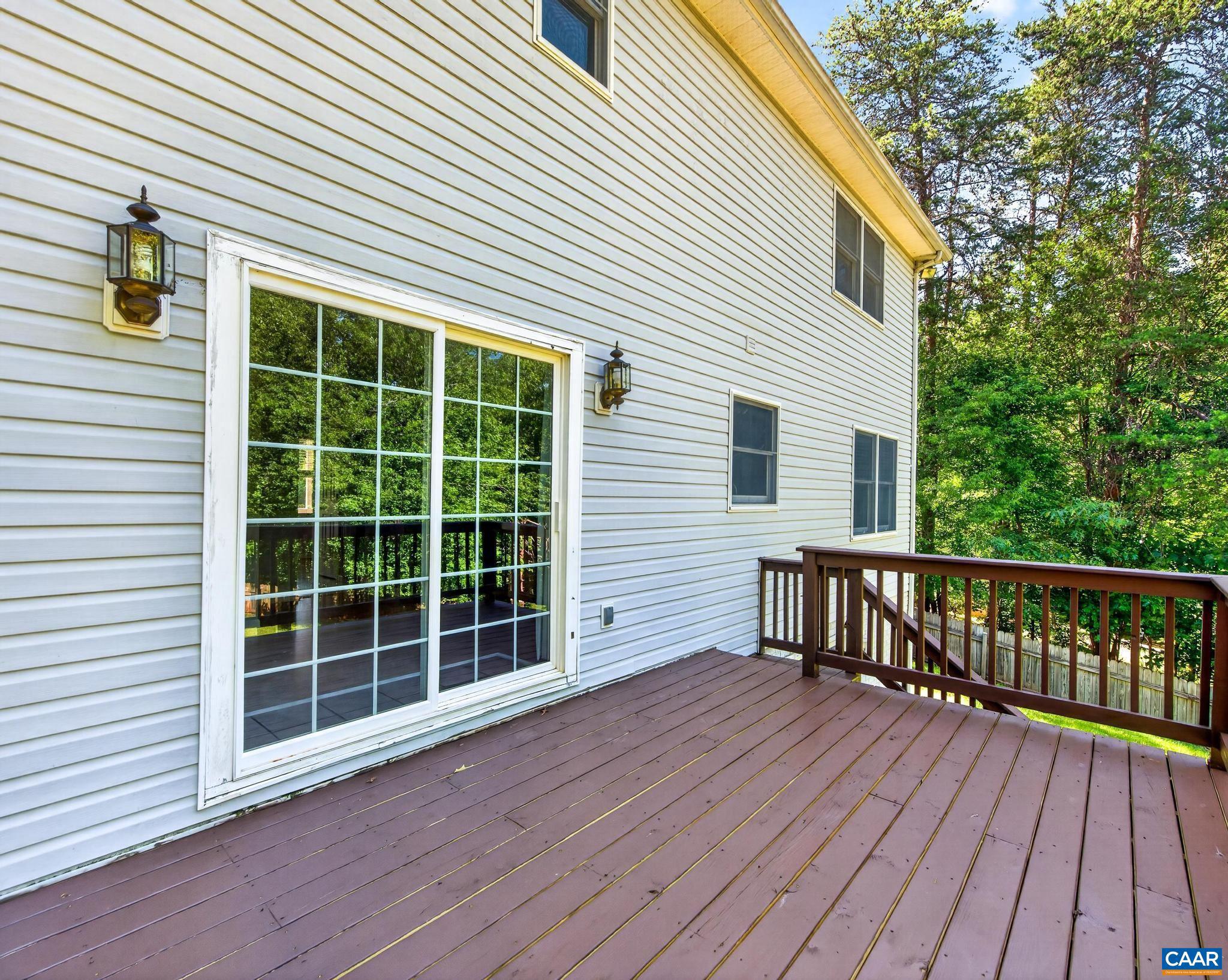 DEER LAKE ESTATES - Residential