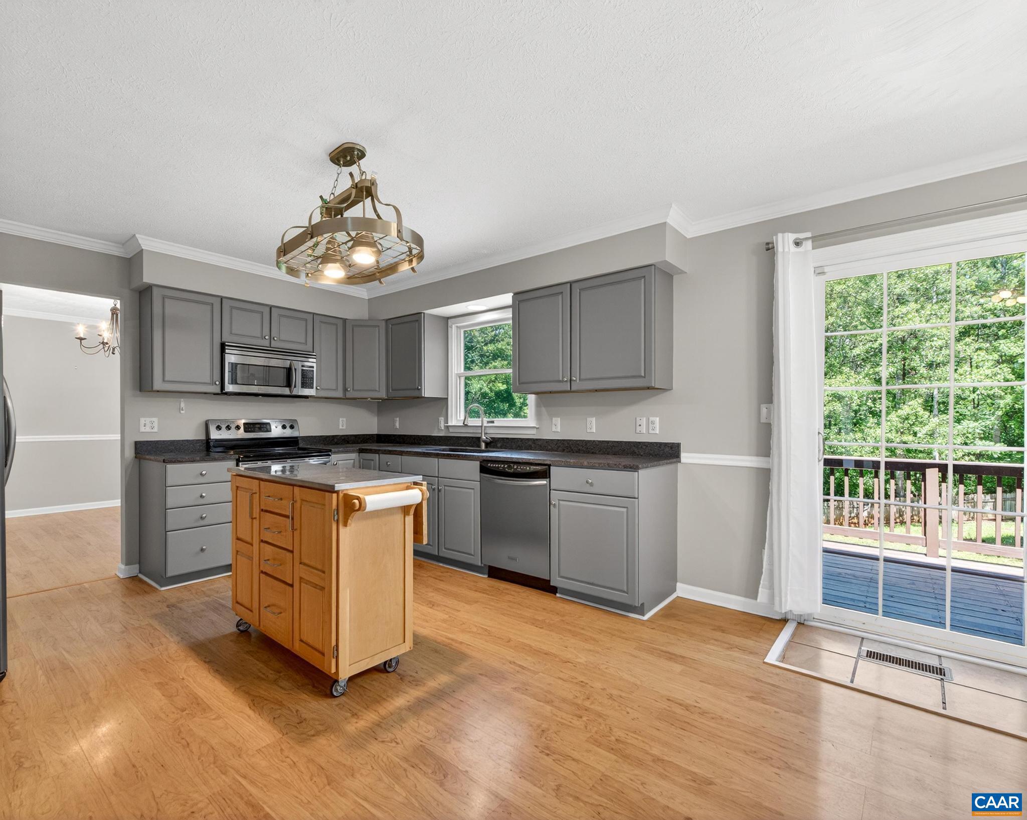 DEER LAKE ESTATES - Residential