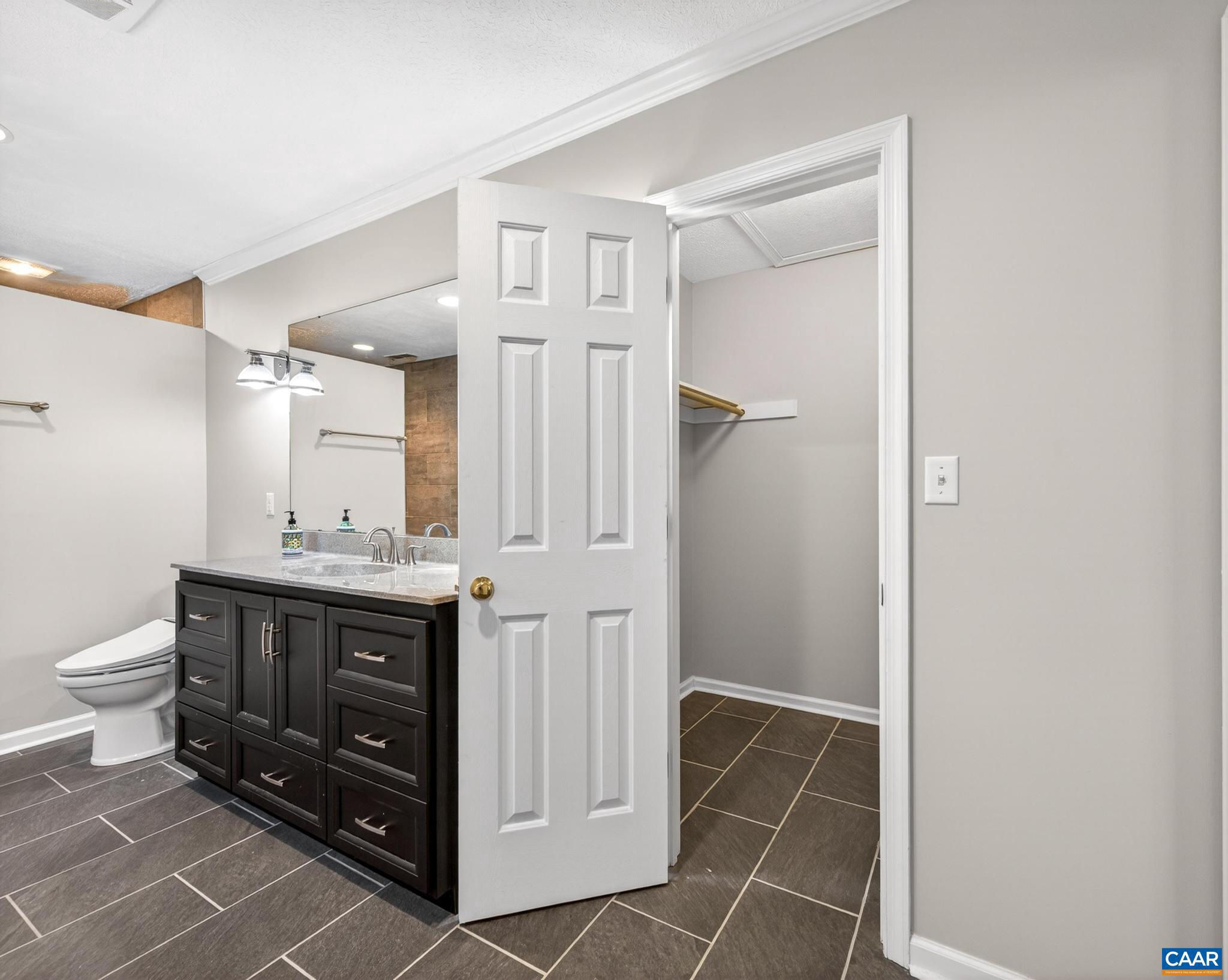DEER LAKE ESTATES - Residential