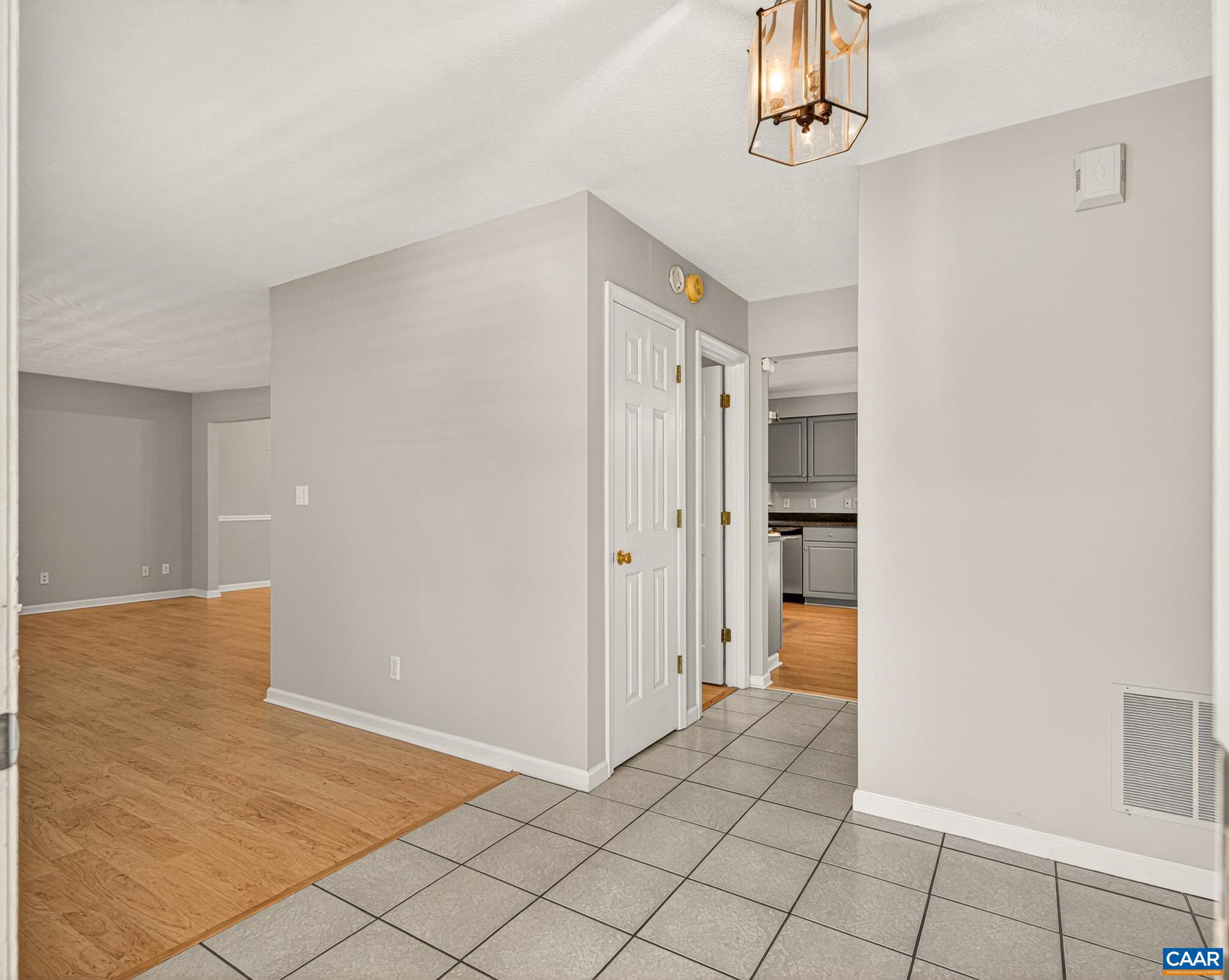 DEER LAKE ESTATES - Residential