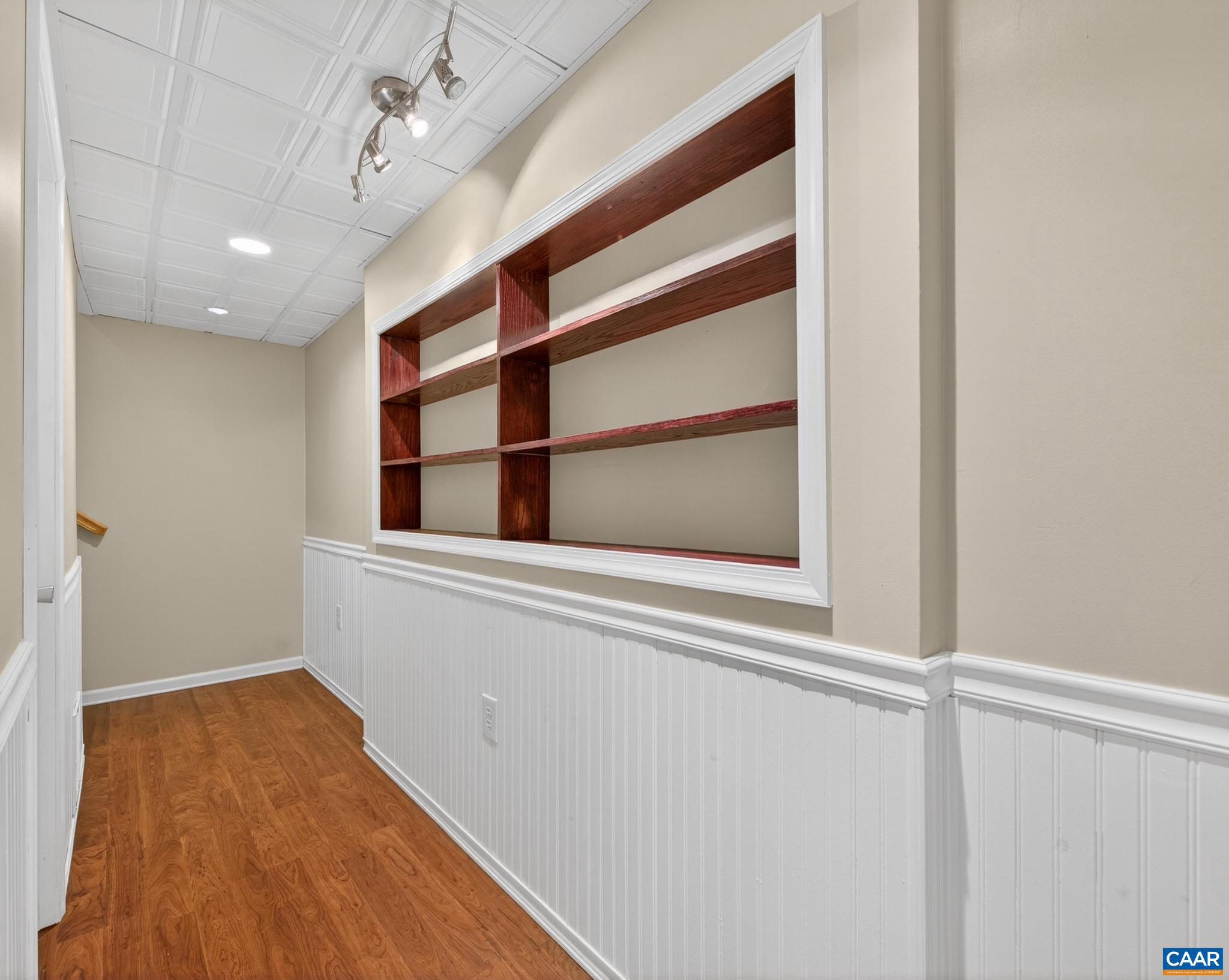 DEER LAKE ESTATES - Residential