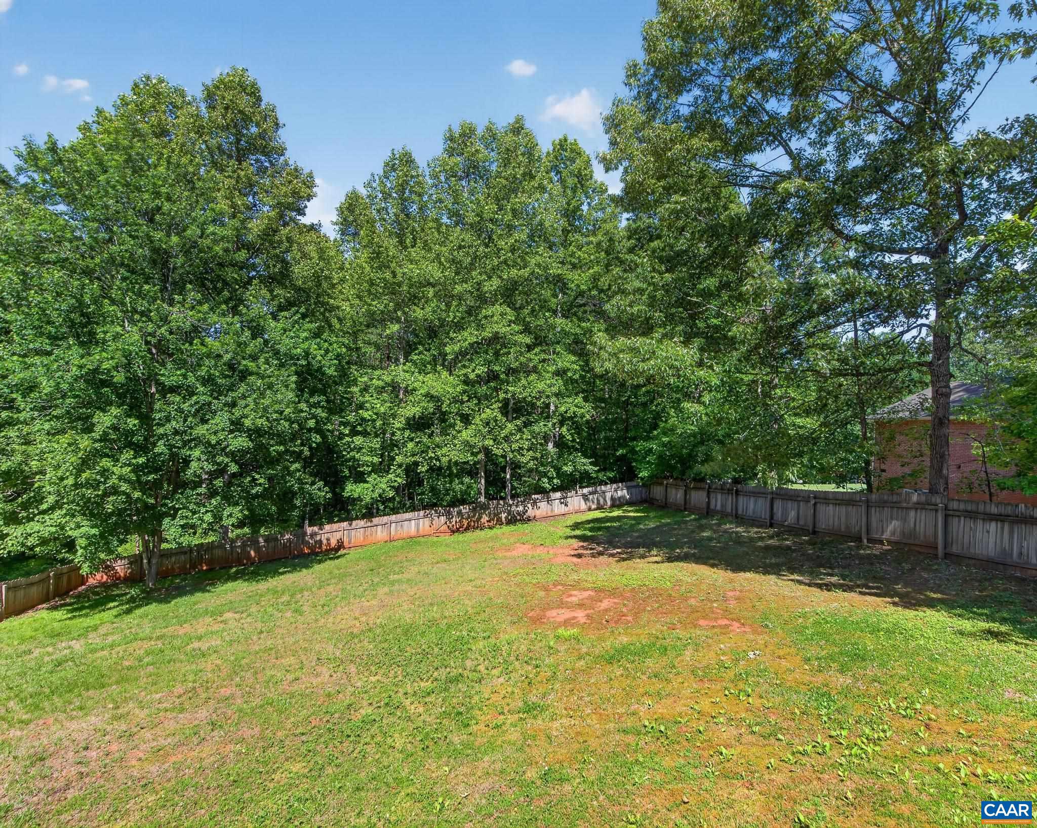 DEER LAKE ESTATES - Residential