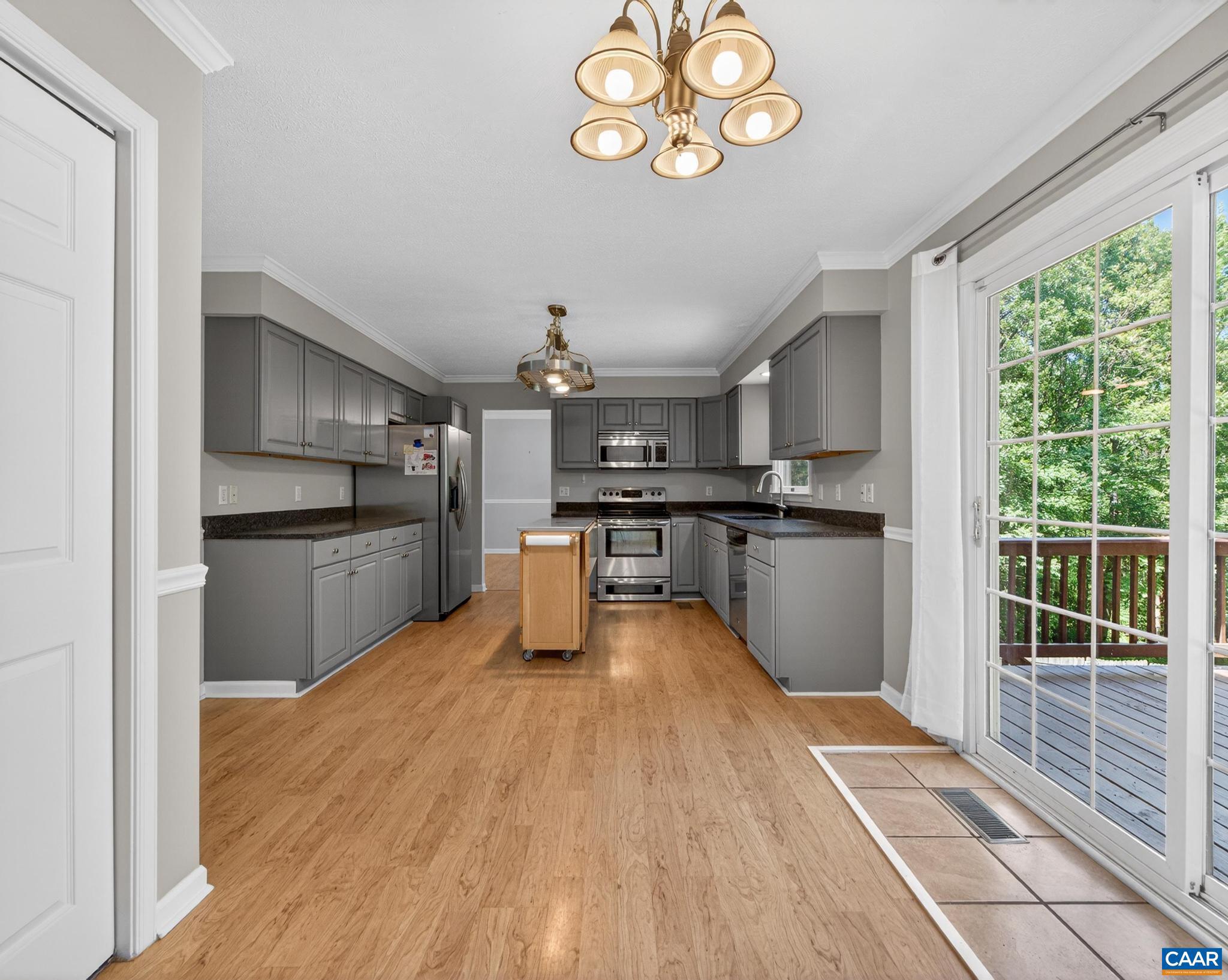 DEER LAKE ESTATES - Residential