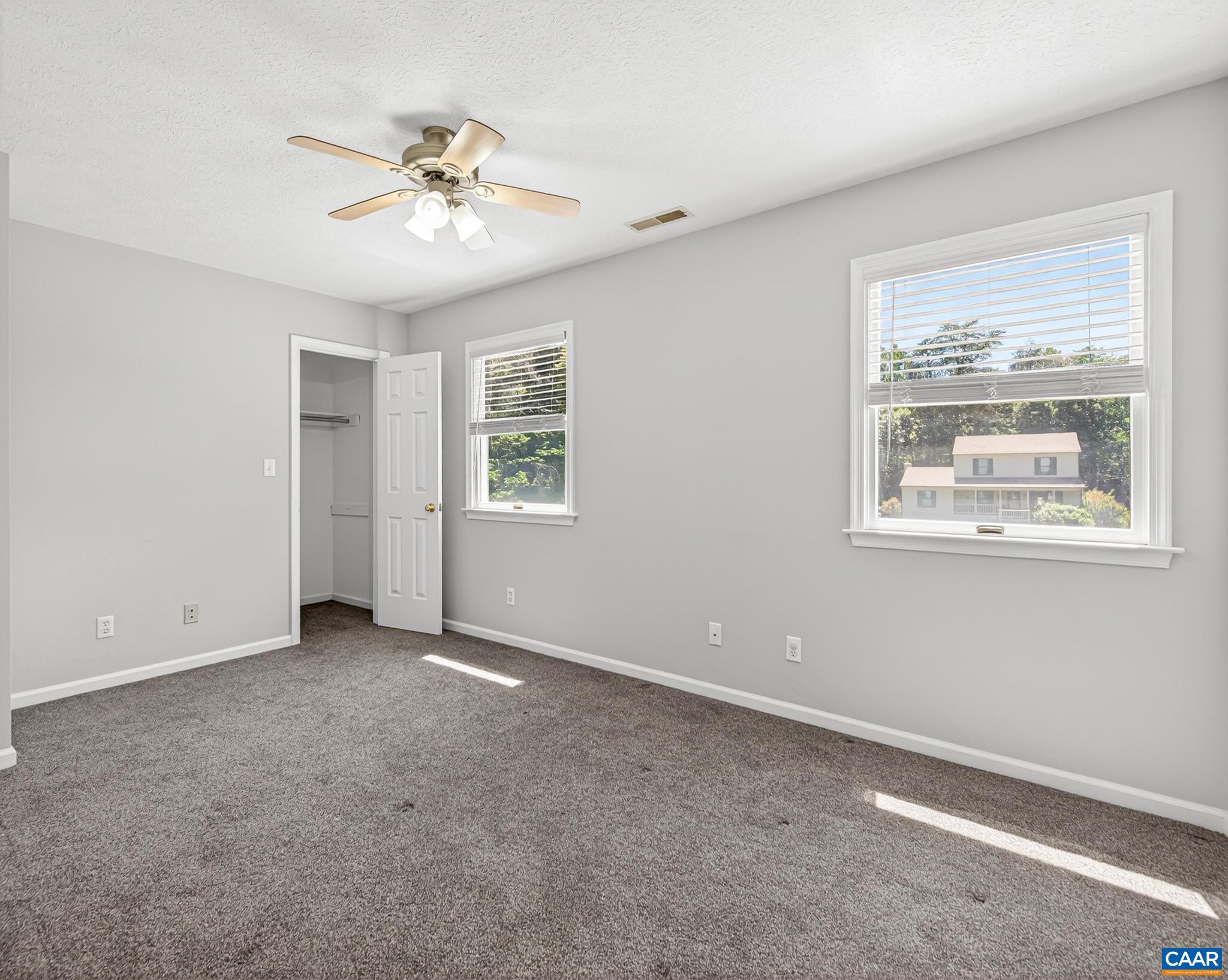 DEER LAKE ESTATES - Residential