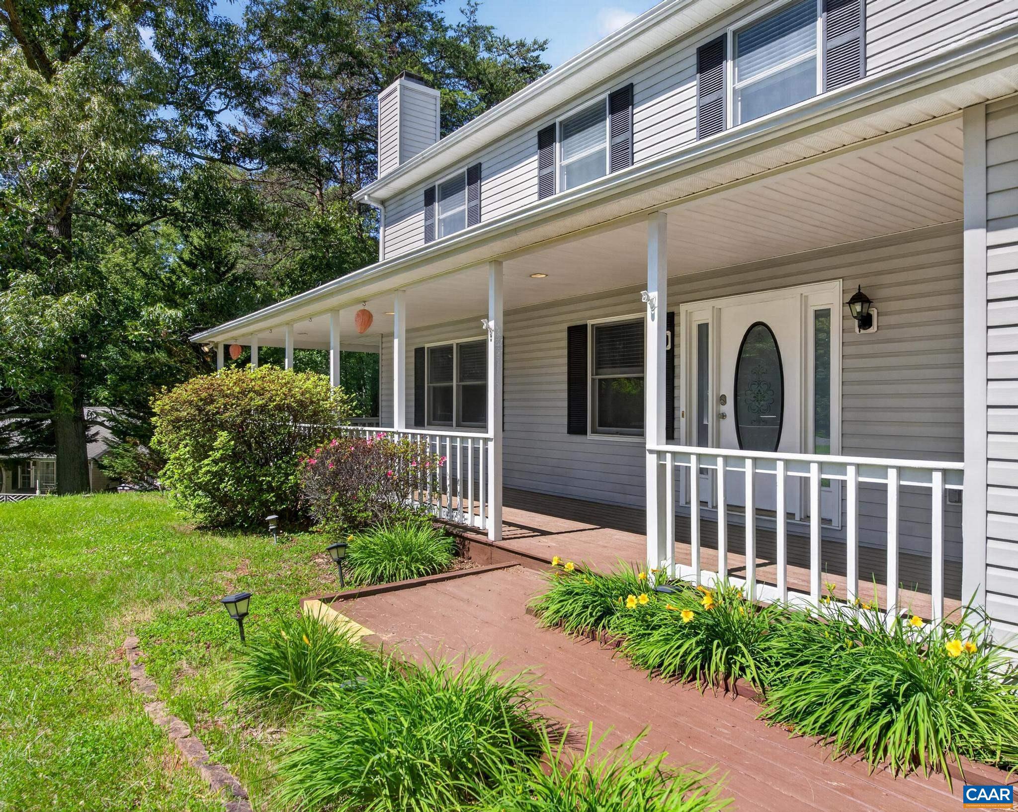 DEER LAKE ESTATES - Residential