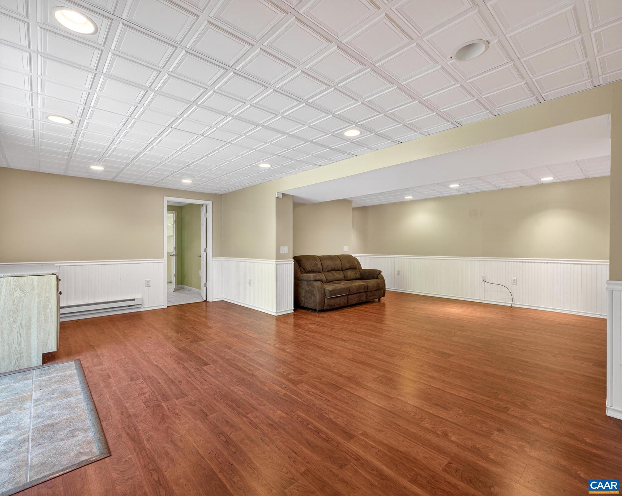 DEER LAKE ESTATES - Residential