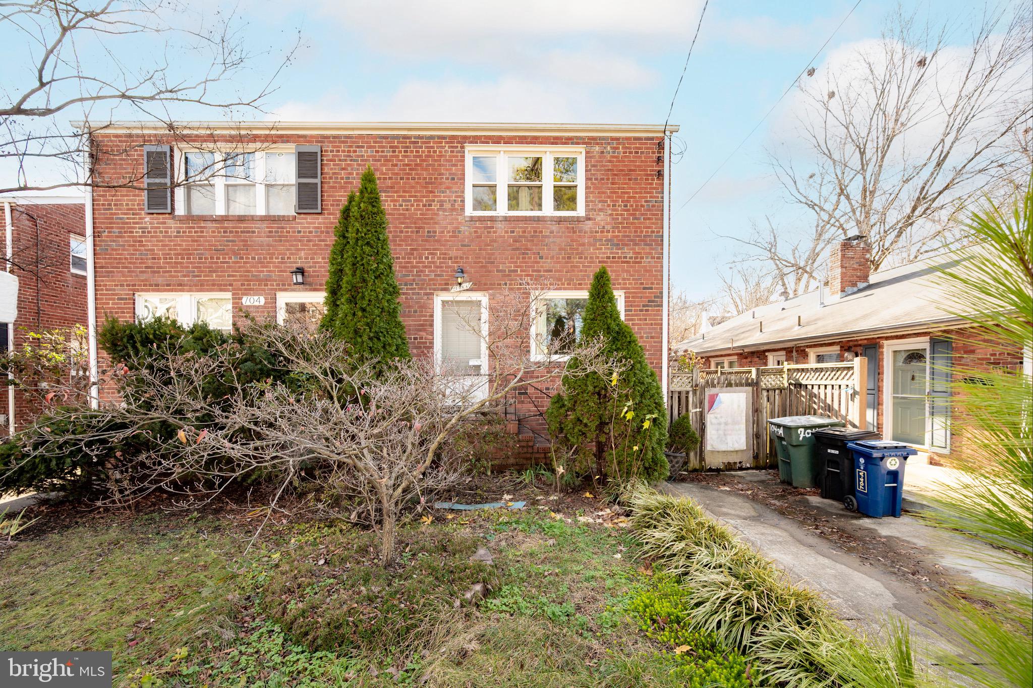 Excellent opportunity to make this duplex your own.  Three level duplex in desired Beverley Hills.  Three bedrooms with one full bathroom and one half bath.  One car off street parking with fully fenced backyard.
Property being Sold As Is.
