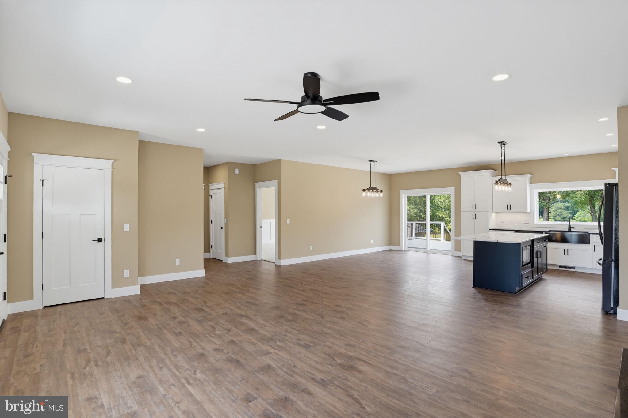 MALLARD POINT - Residential