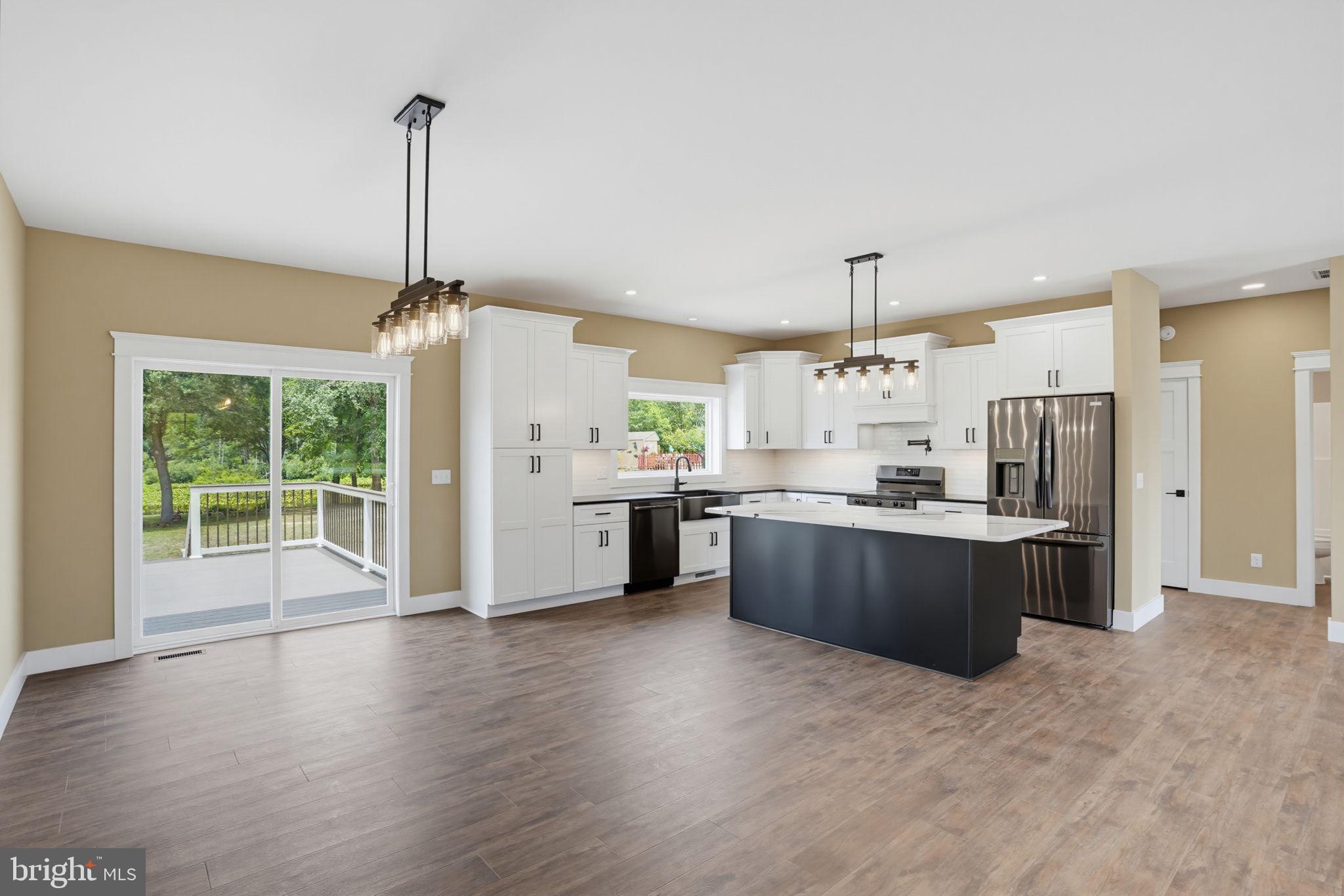 MALLARD POINT - Residential