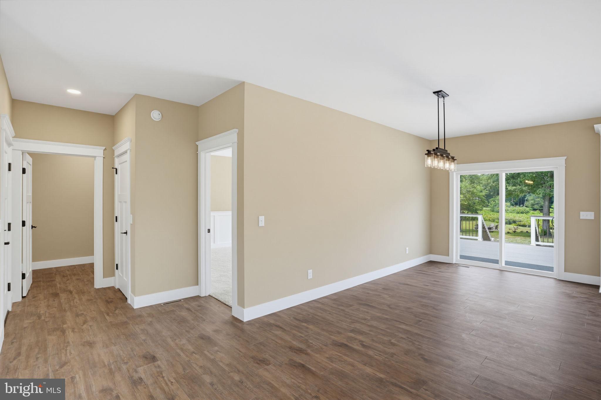 MALLARD POINT - Residential