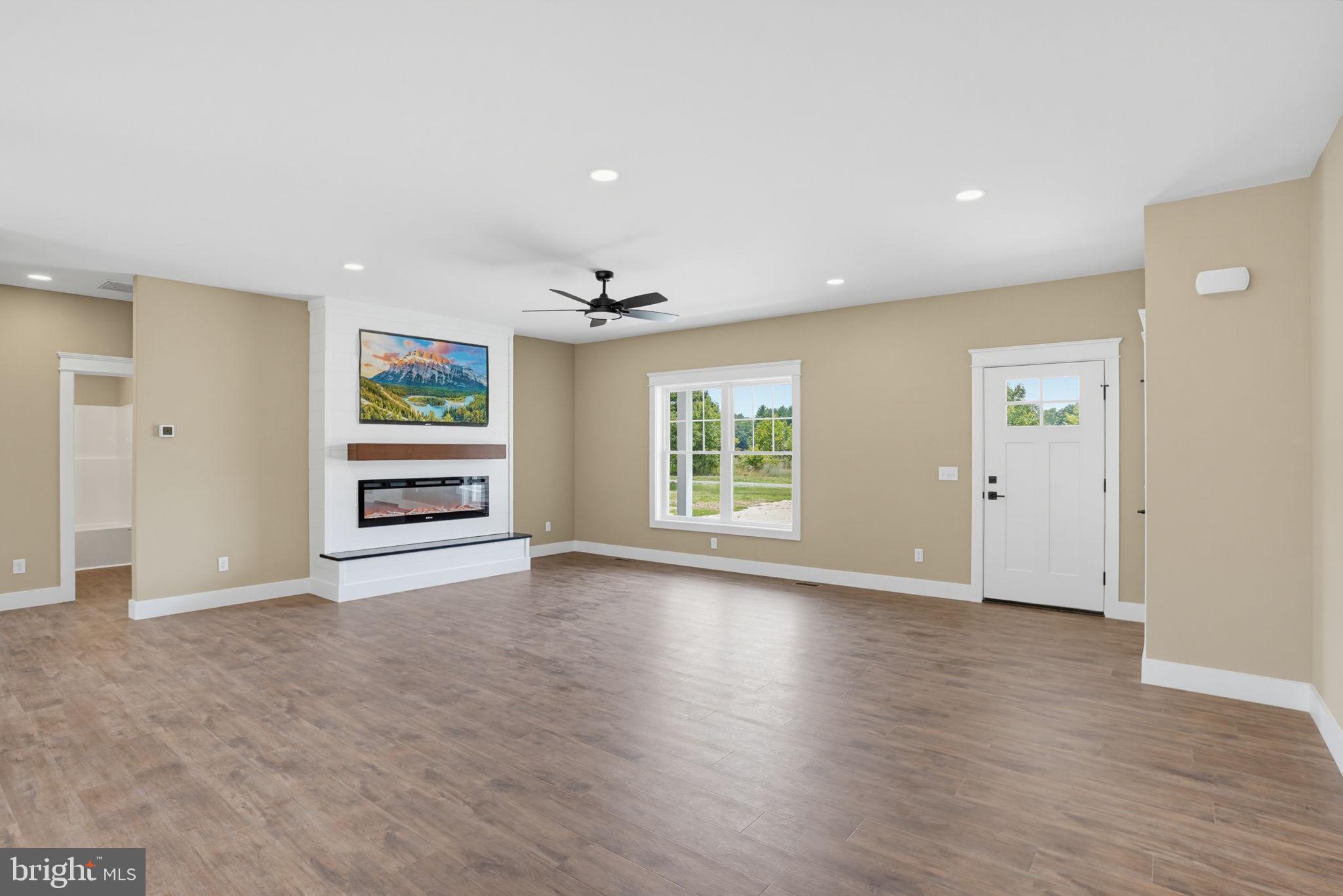 MALLARD POINT - Residential