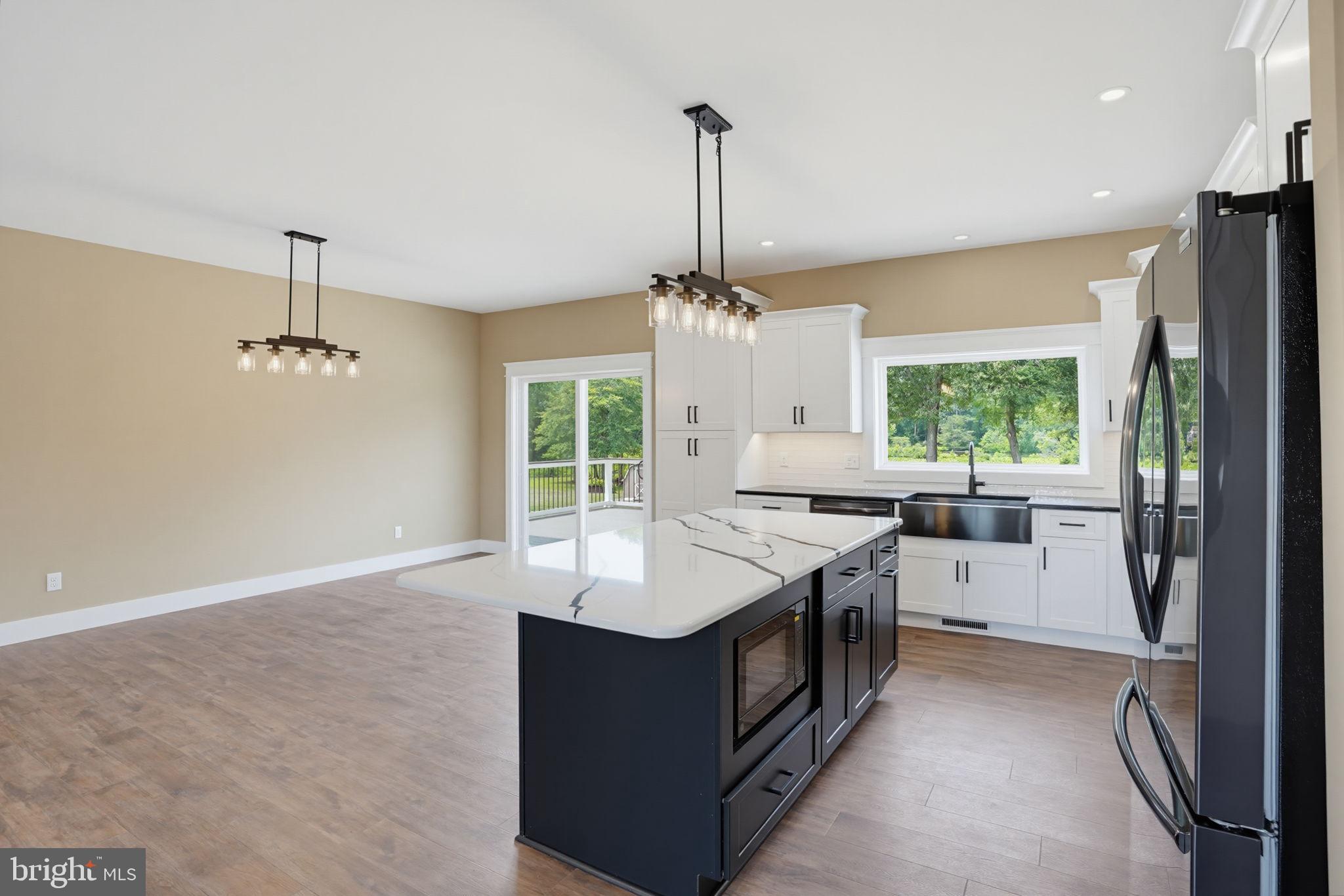 MALLARD POINT - Residential