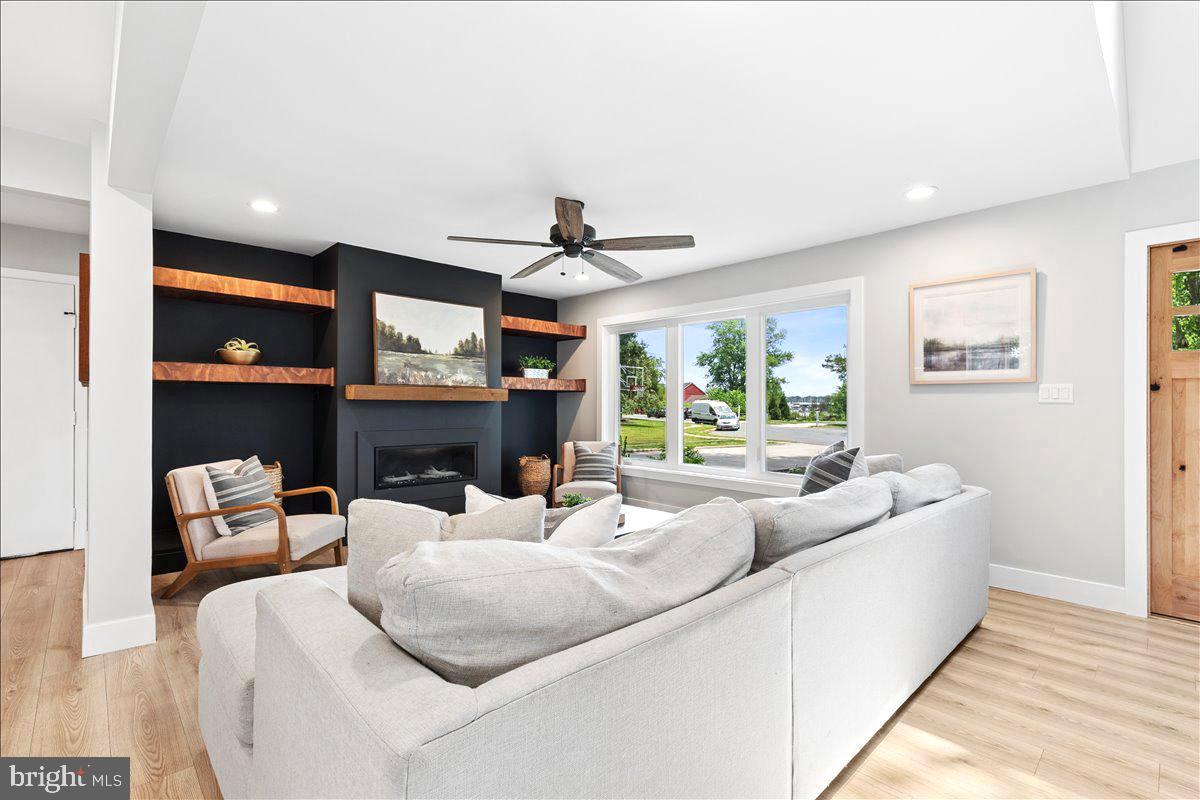 GALESVILLE ESTATES - Residential