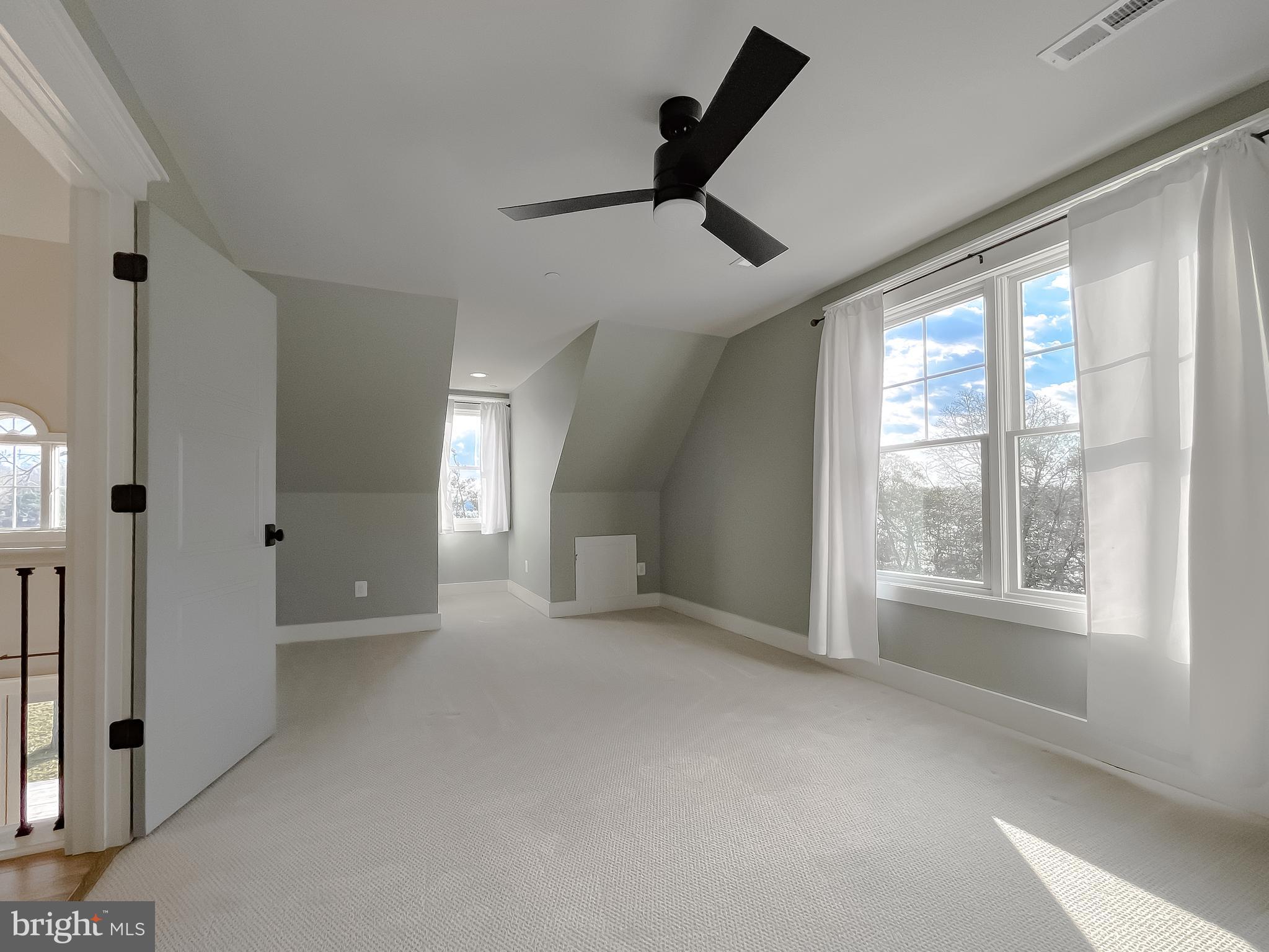 INGLESIDE - Residential Lease