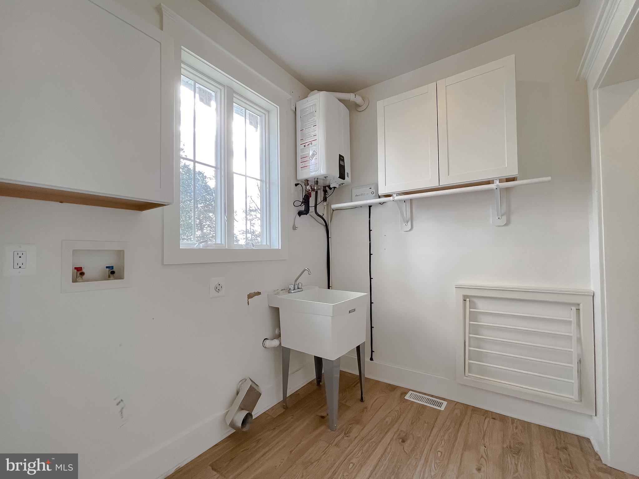 INGLESIDE - Residential Lease
