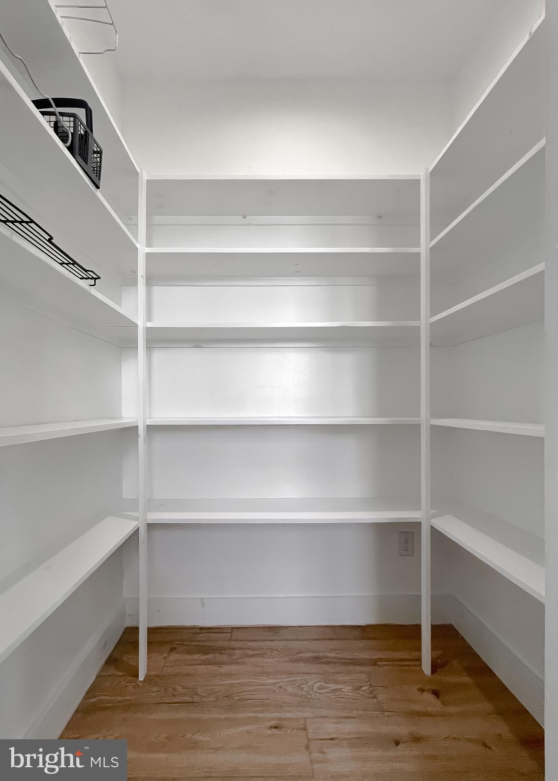 INGLESIDE - Residential Lease