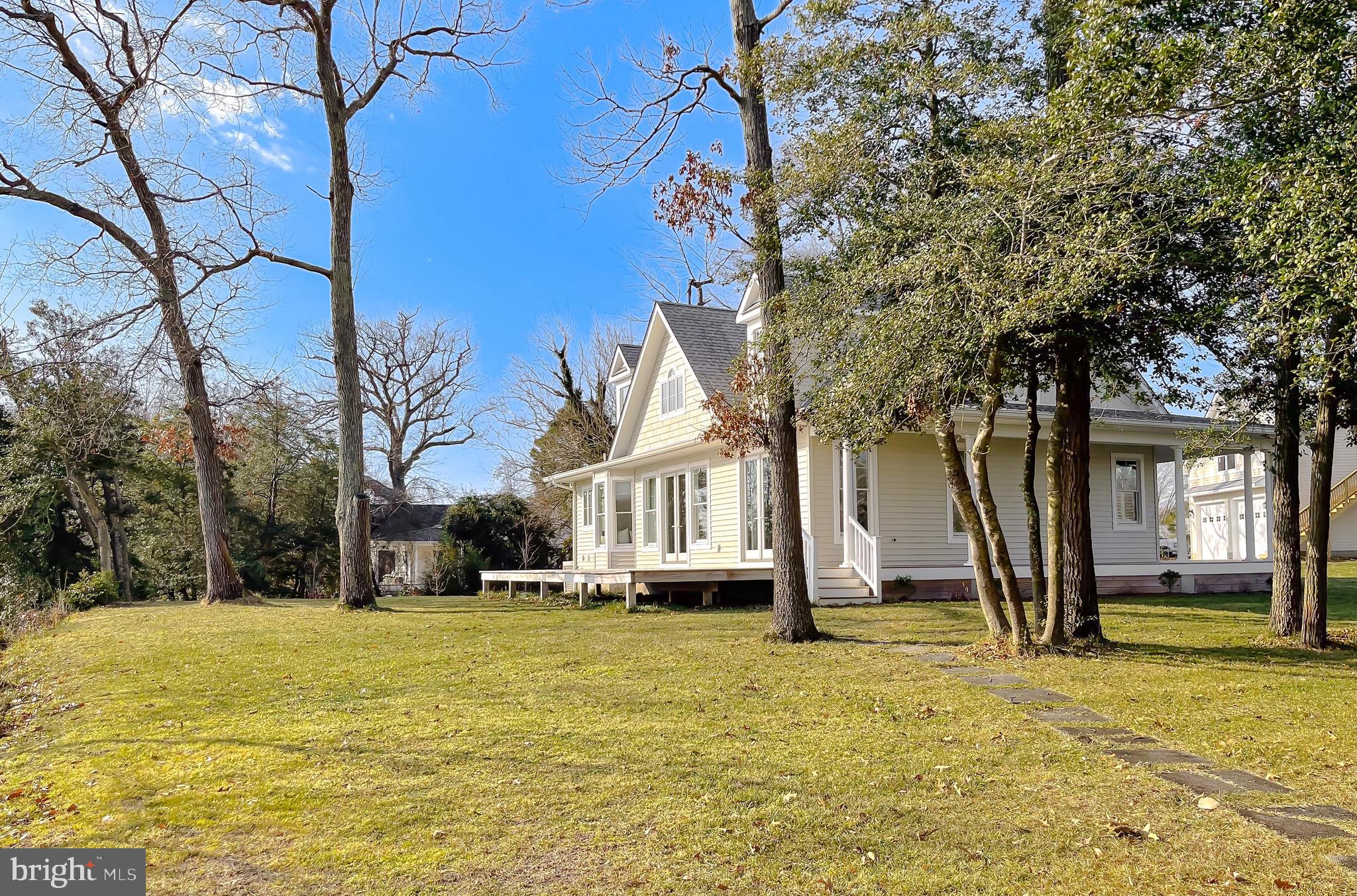 INGLESIDE - Residential Lease