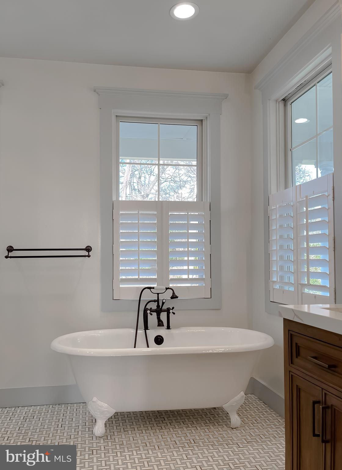 INGLESIDE - Residential Lease