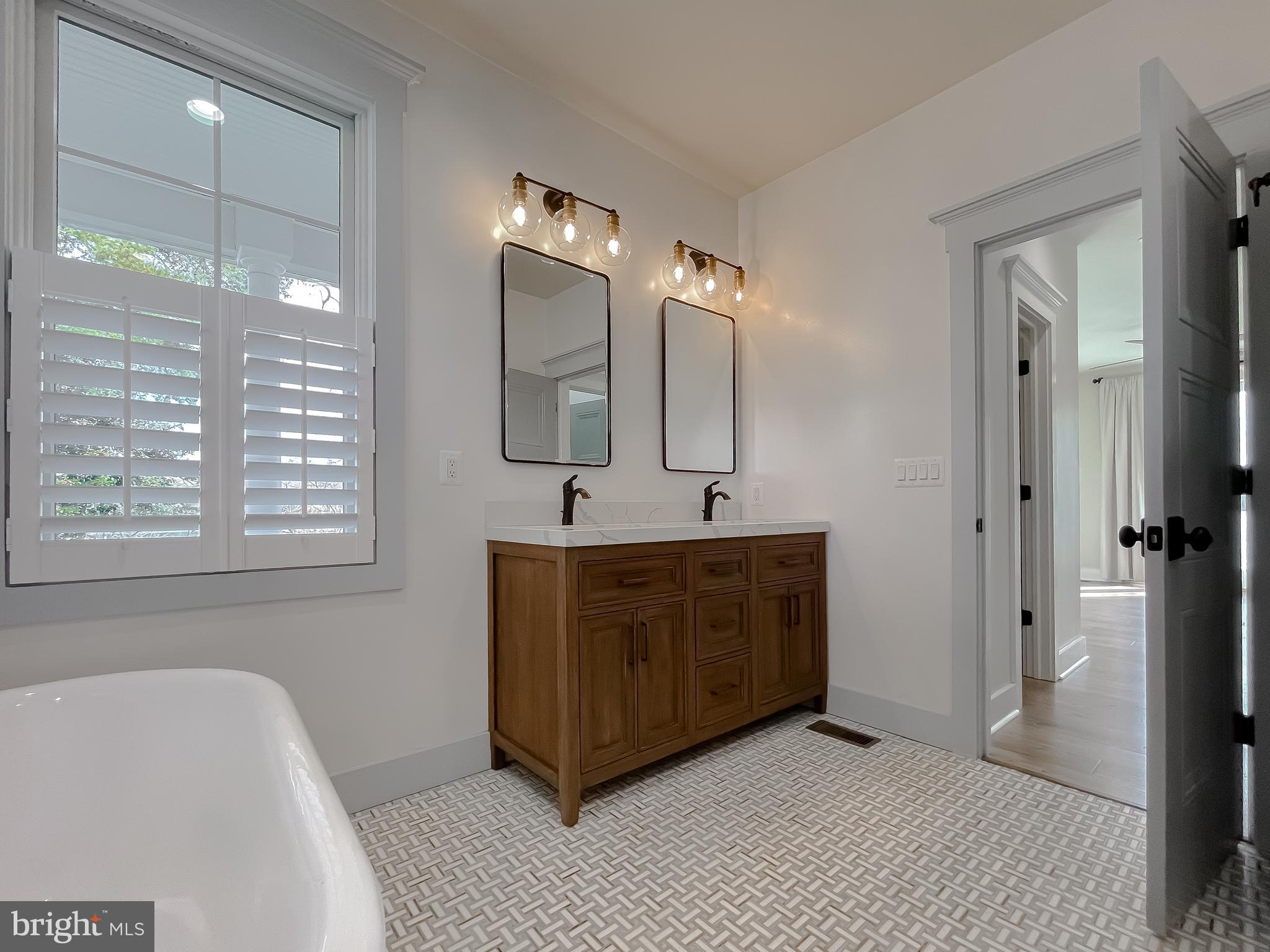 INGLESIDE - Residential Lease