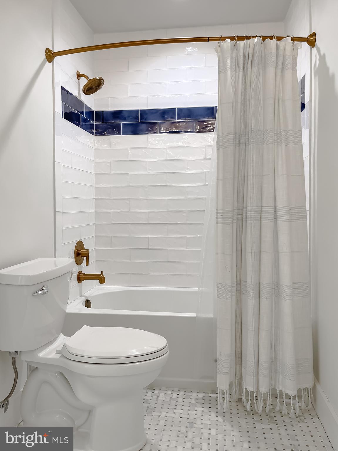 INGLESIDE - Residential Lease