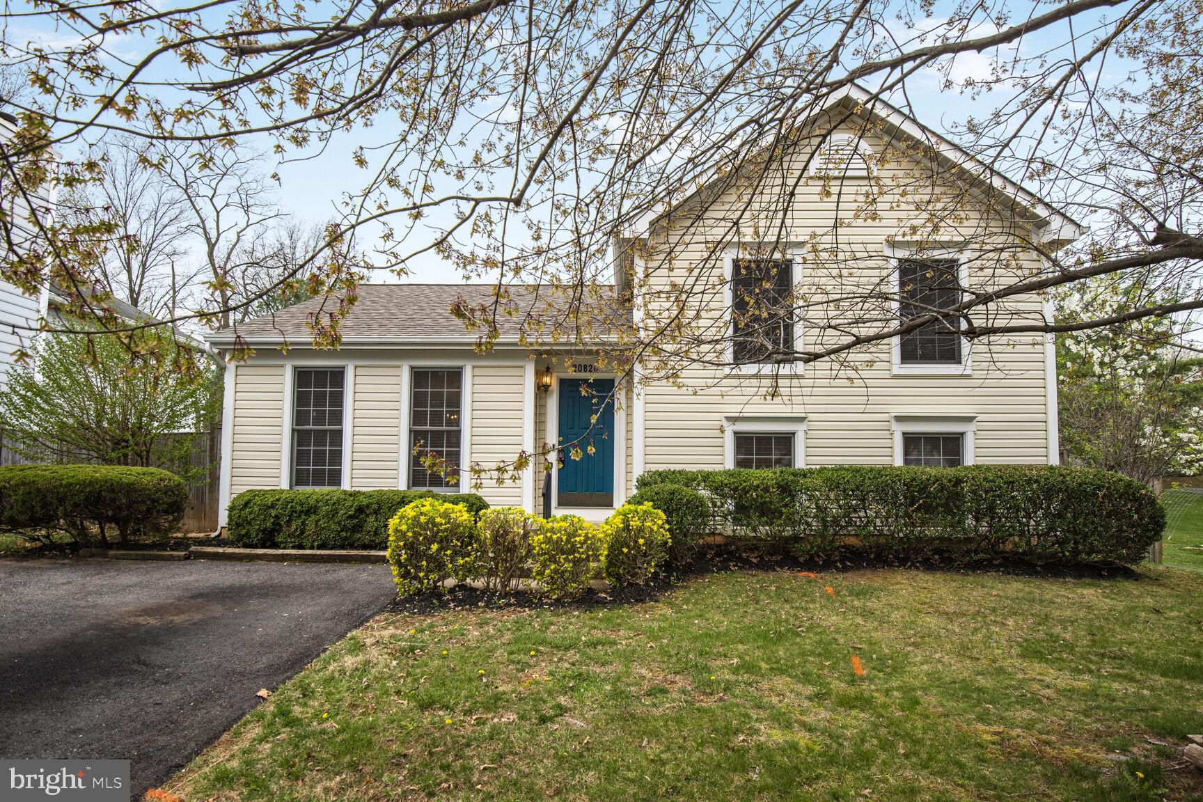 Cozy and well maintained 5BR/3FB single family home for the price of a Townhouse in the heart of Germantown. Close to Milestone Center and easy access to I-270 and route 355.  A must see! Pictures will be available Thursday night 4/3.