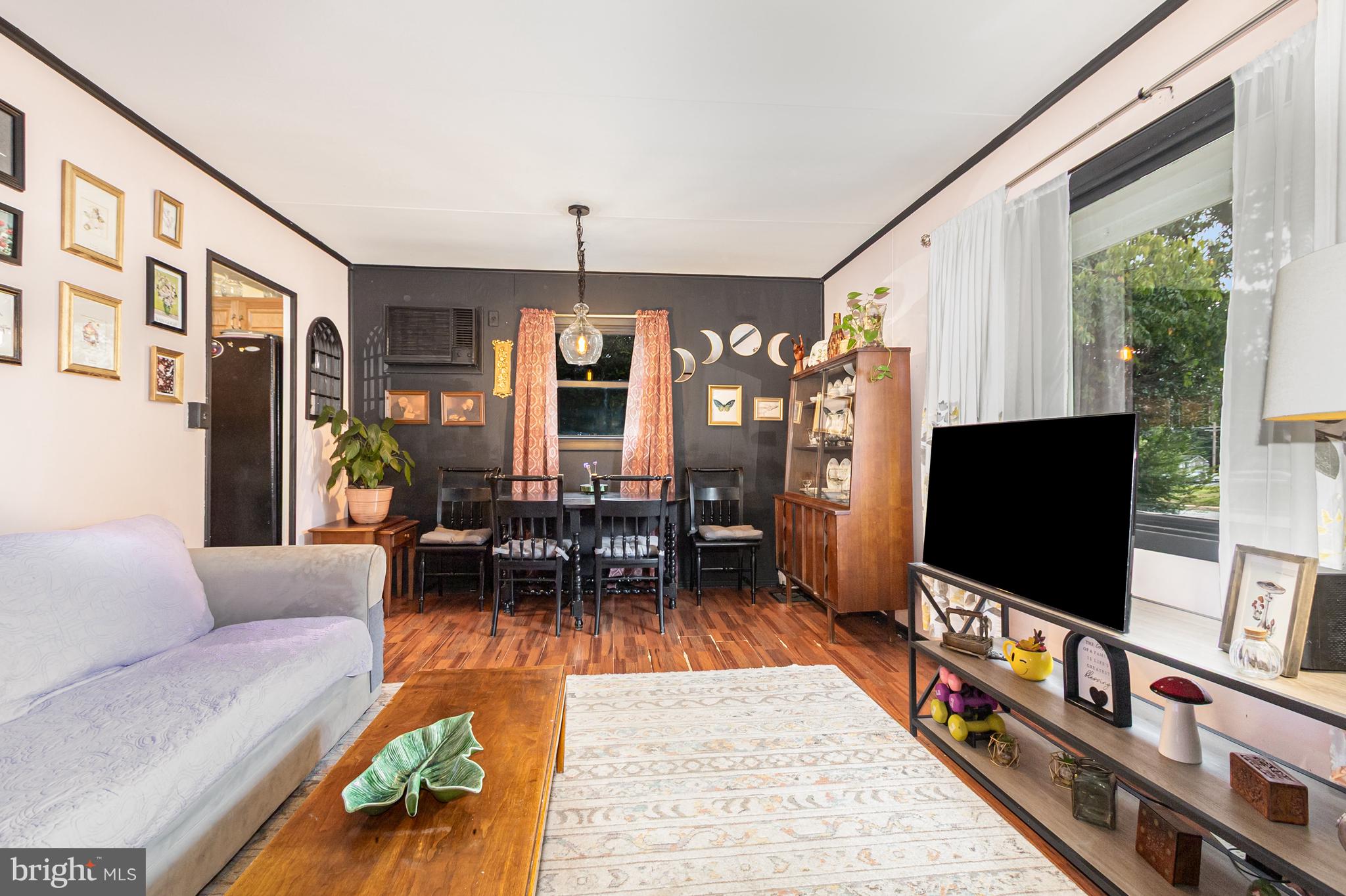 ROYAL ACRES - Residential