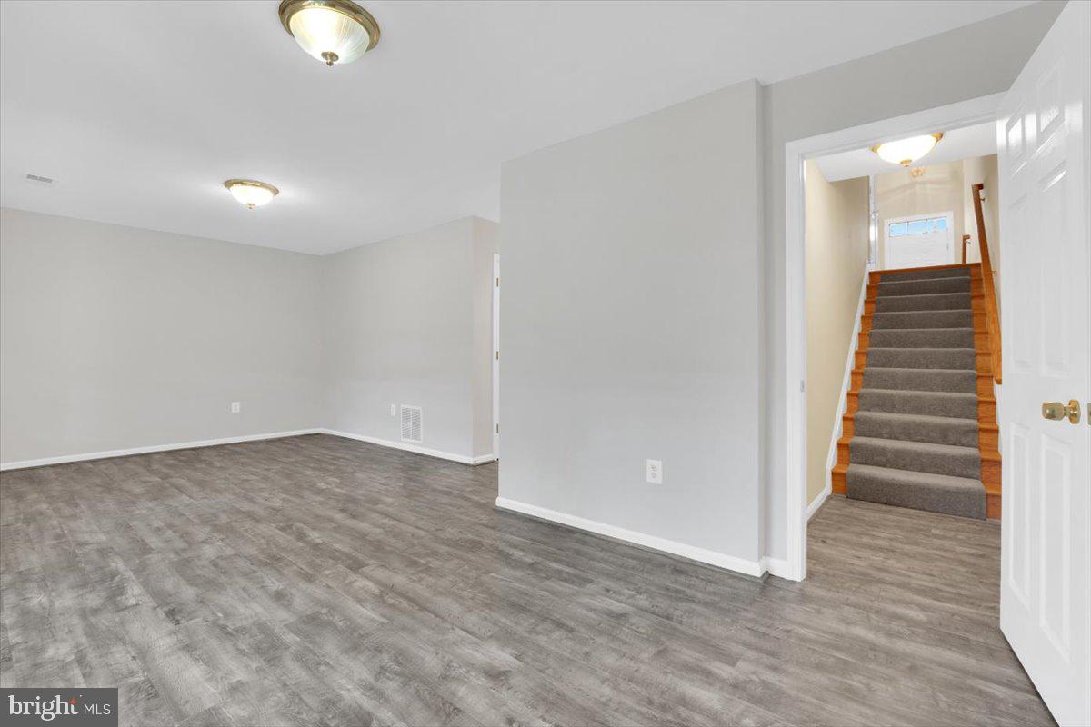 VILLAGE AT HERNDON MILLS - Residential Lease