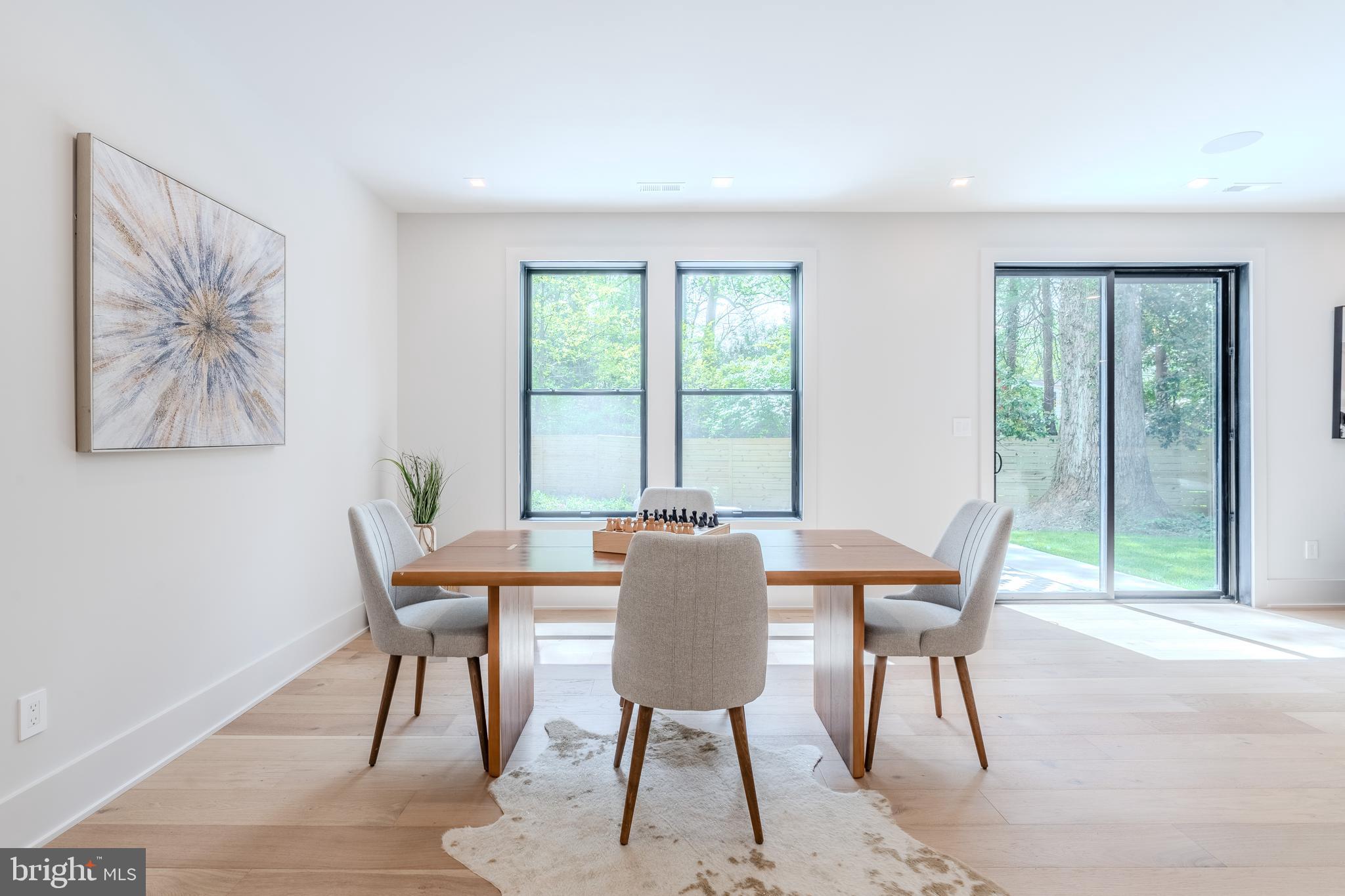 RAYMONDALE - Residential