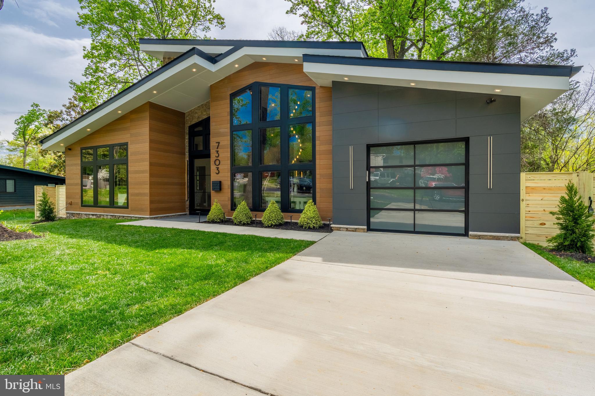 RAYMONDALE - Residential