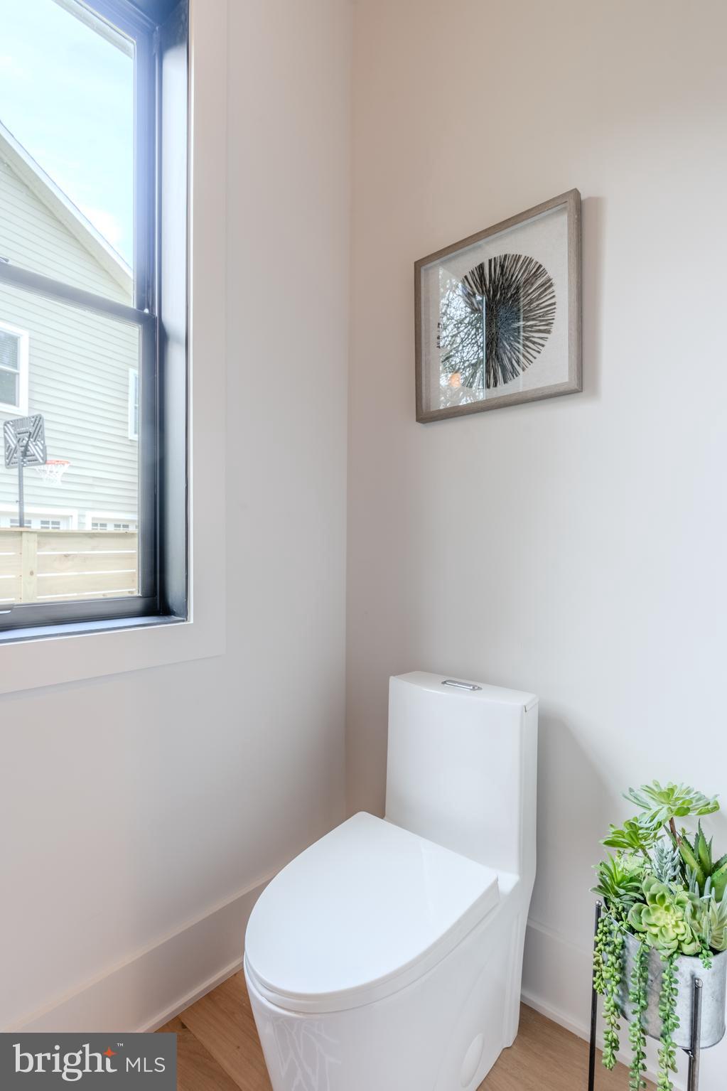 RAYMONDALE - Residential