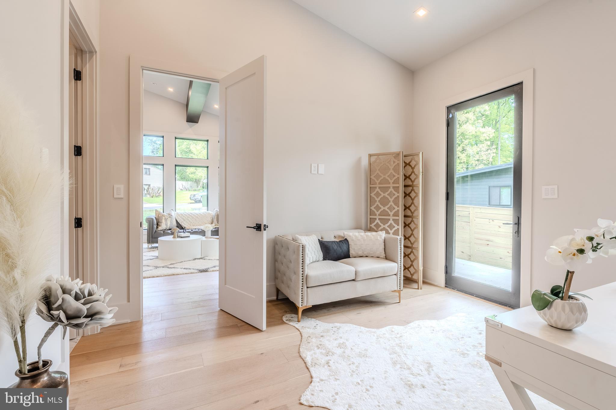 RAYMONDALE - Residential