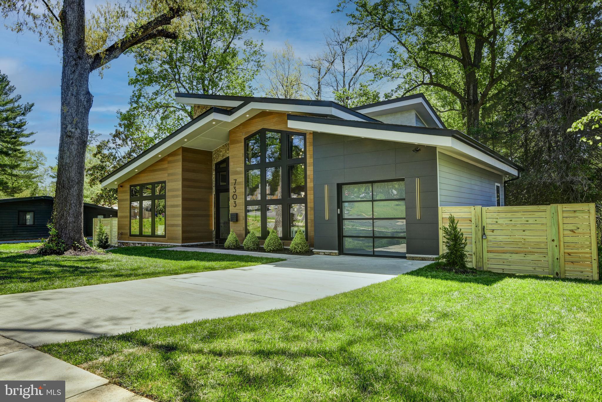 RAYMONDALE - Residential
