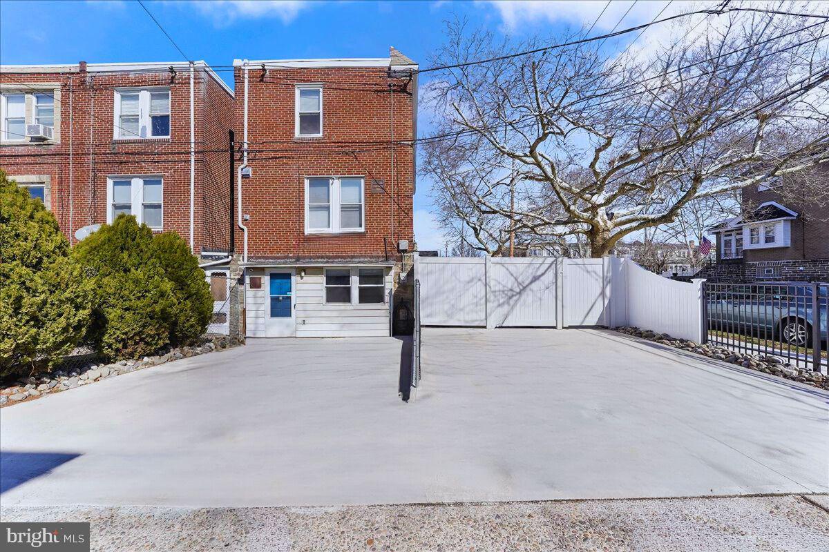 HOLMESBURG - Residential