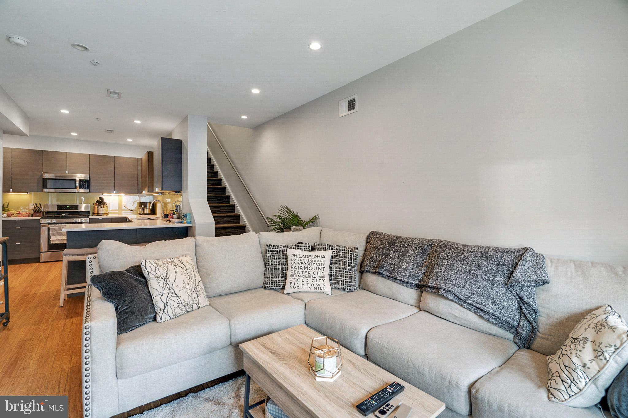 GRADUATE HOSPITAL - Residential Income