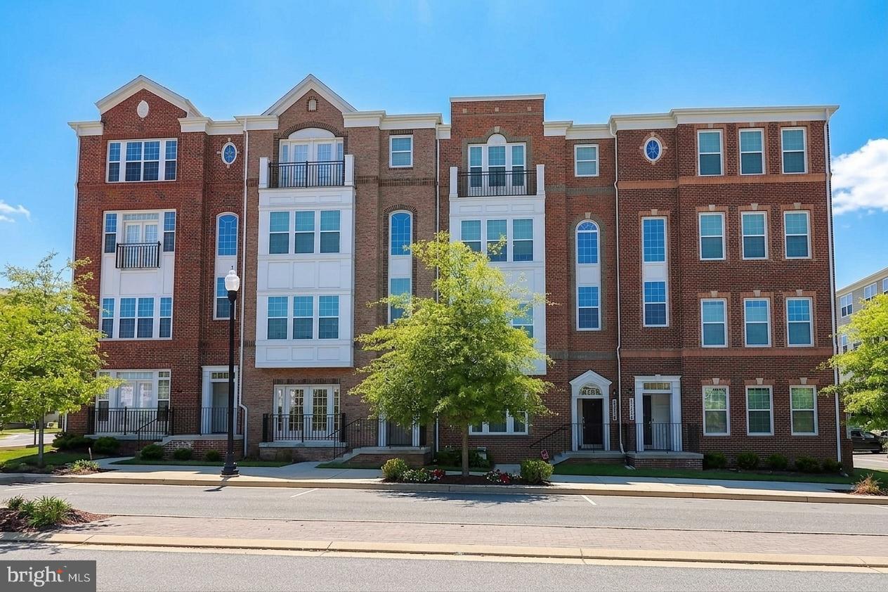 CENTURY ROW - Residential