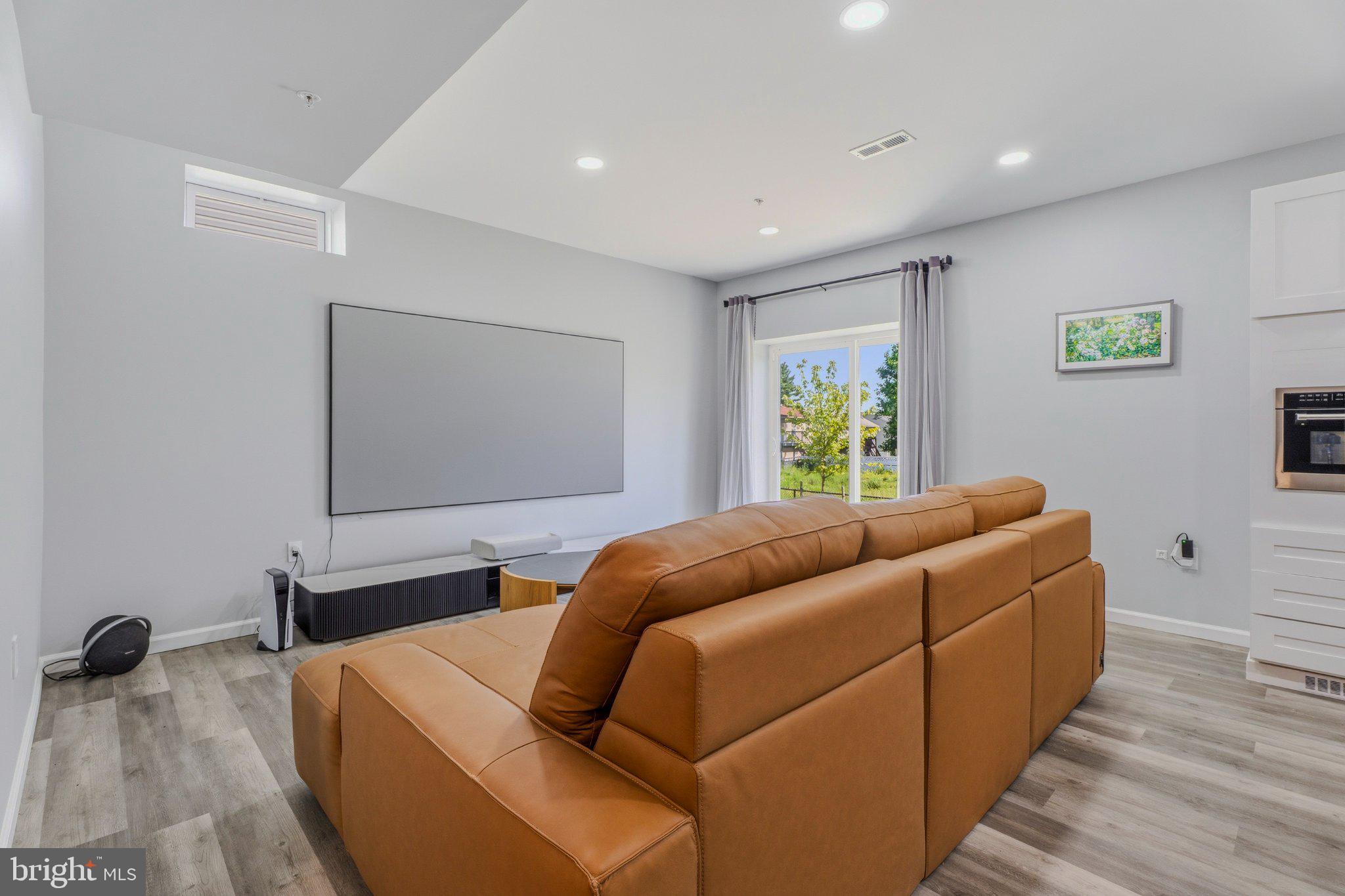 RIDGE - Residential