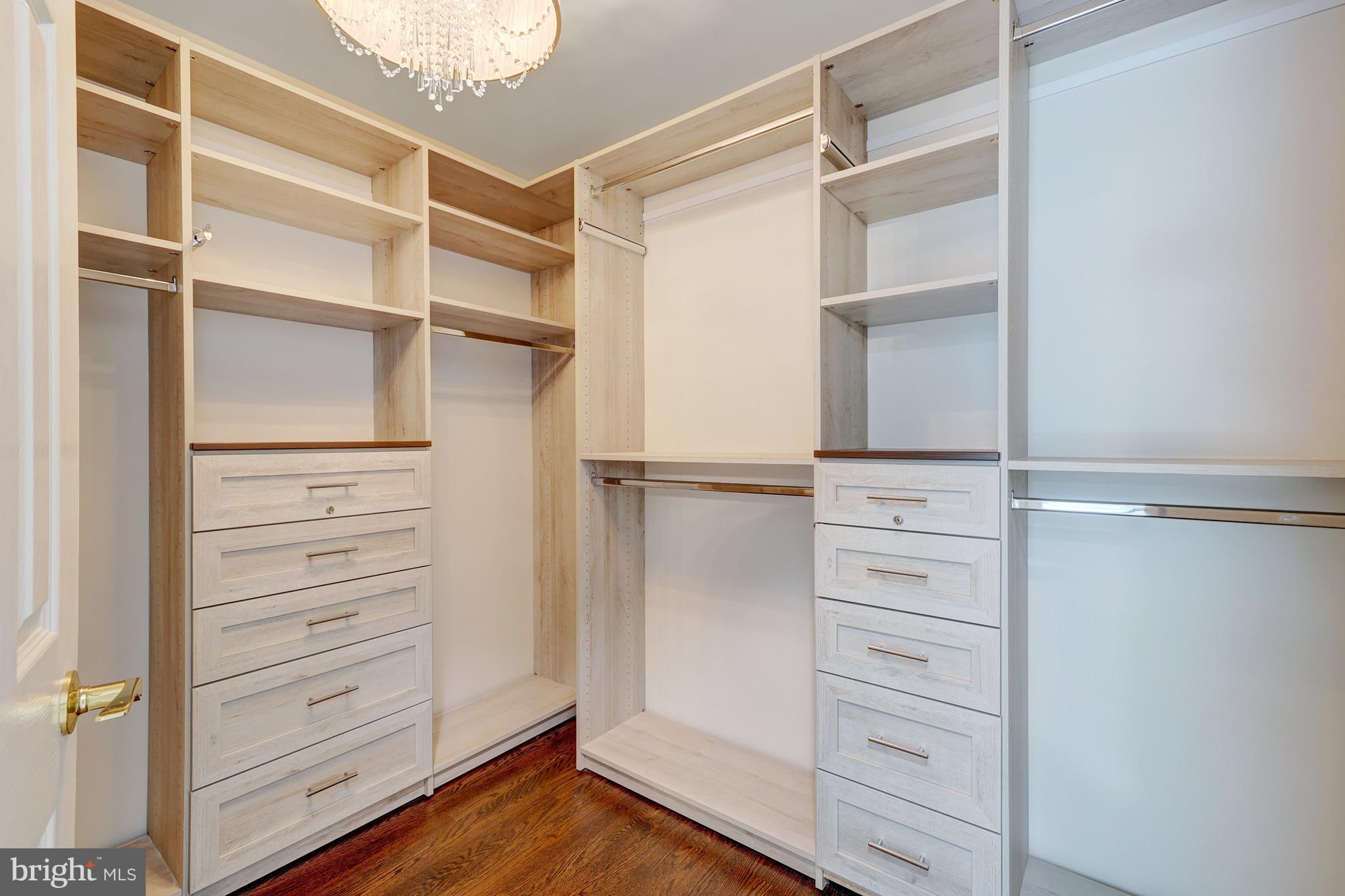 CAMBERLEY WEST - Residential