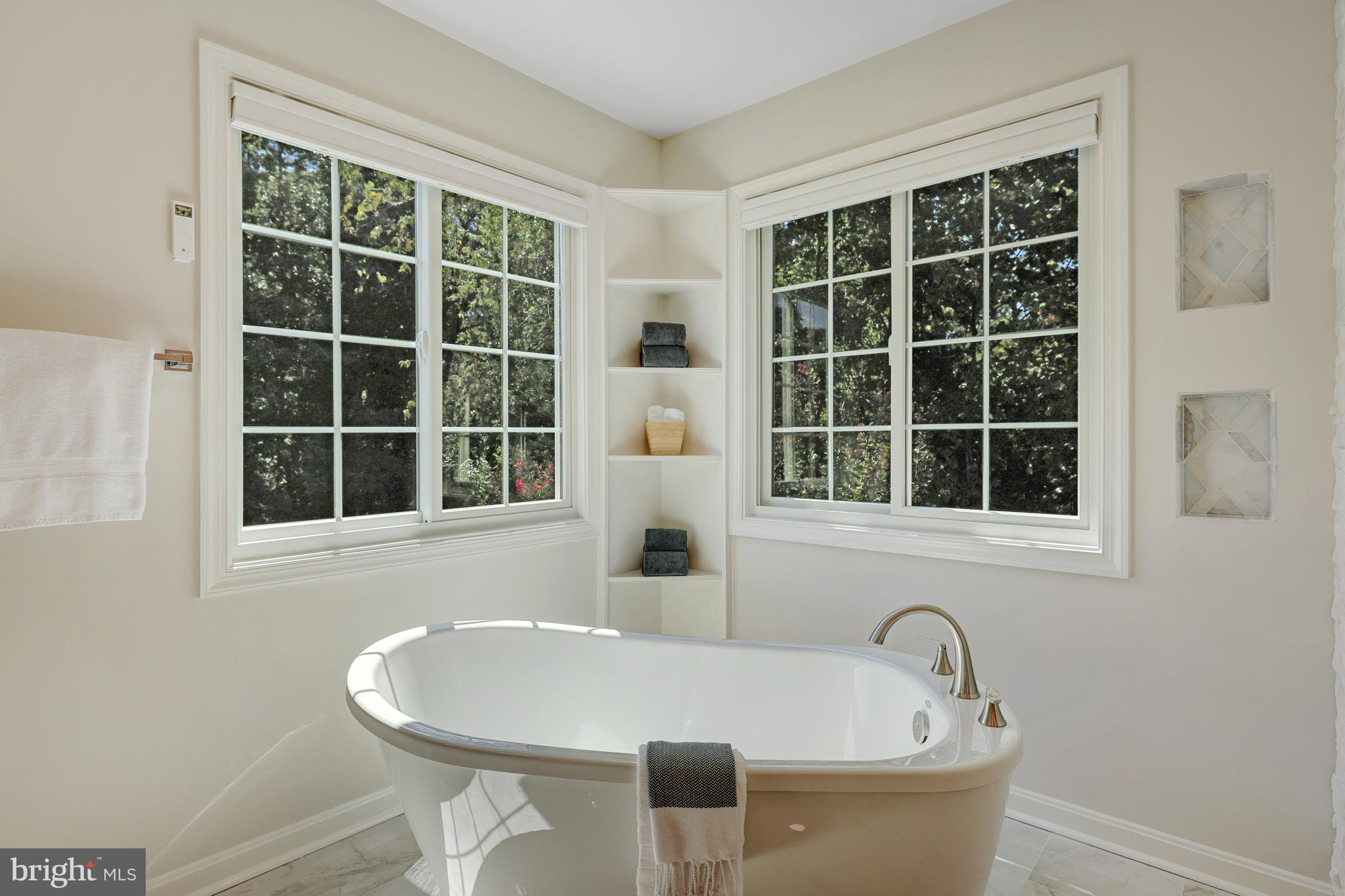 CAMBERLEY WEST - Residential