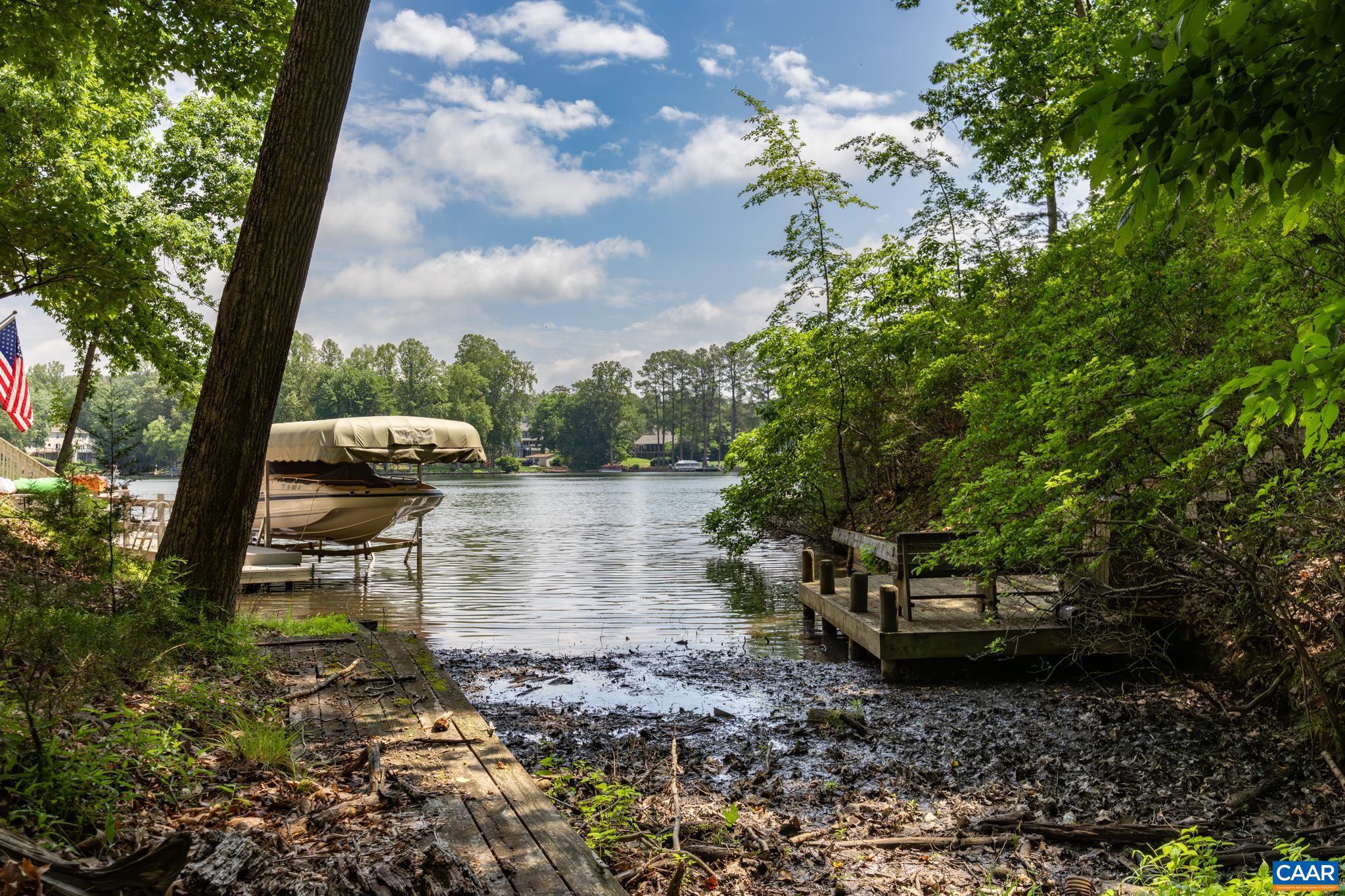 LAKE MONTICELLO - Land
