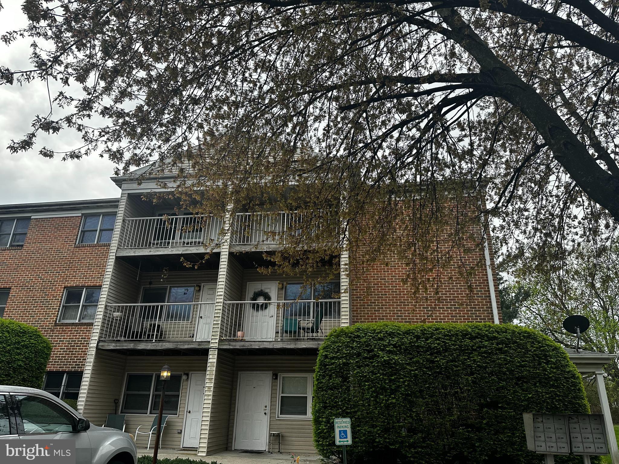 CEDAR PLACE COMMONS - Residential Lease