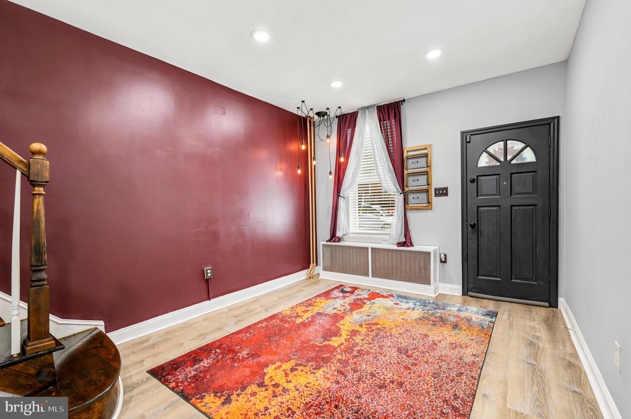 EAST FALLS - Residential