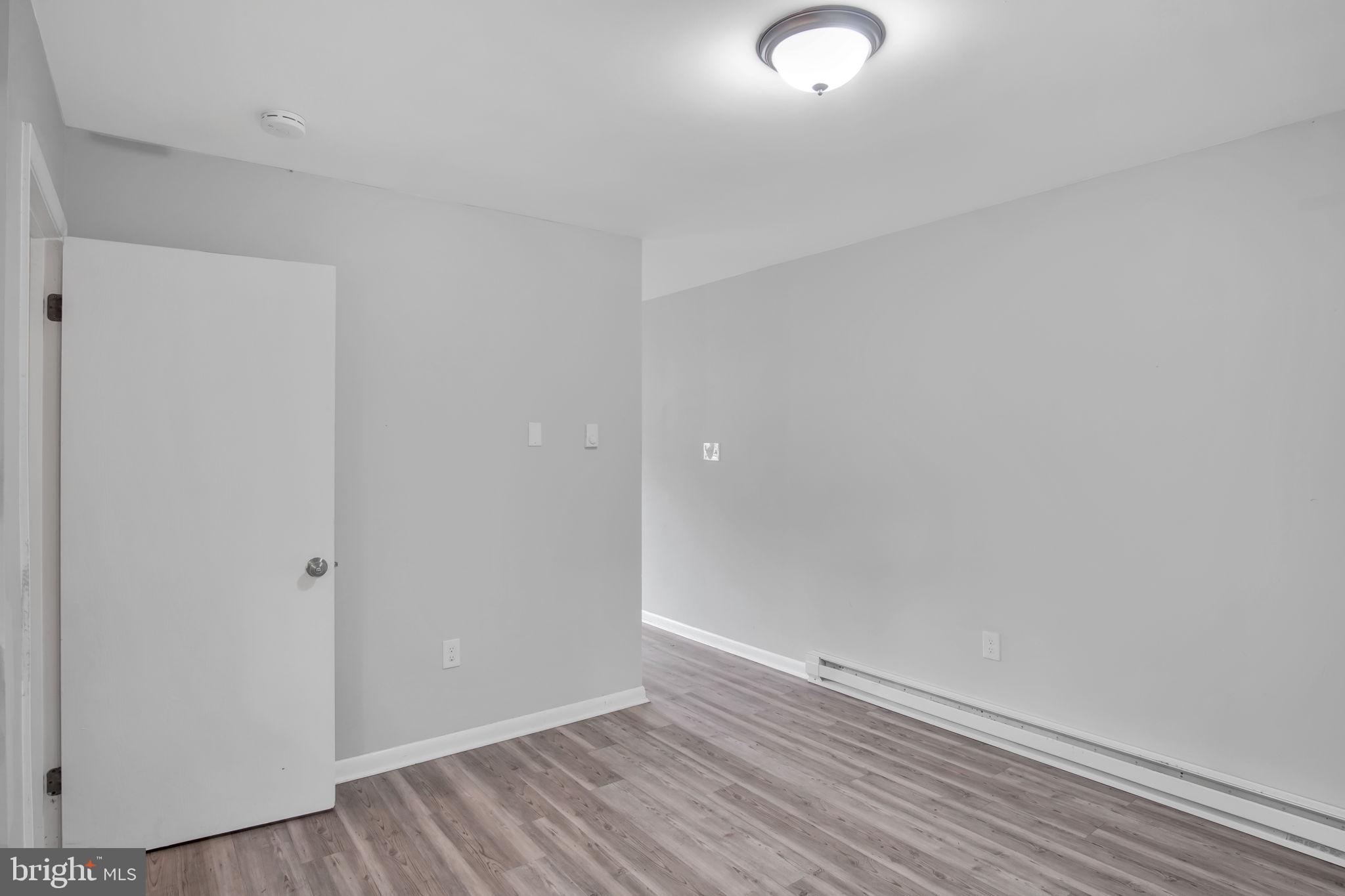 QUEENS COURT - Residential