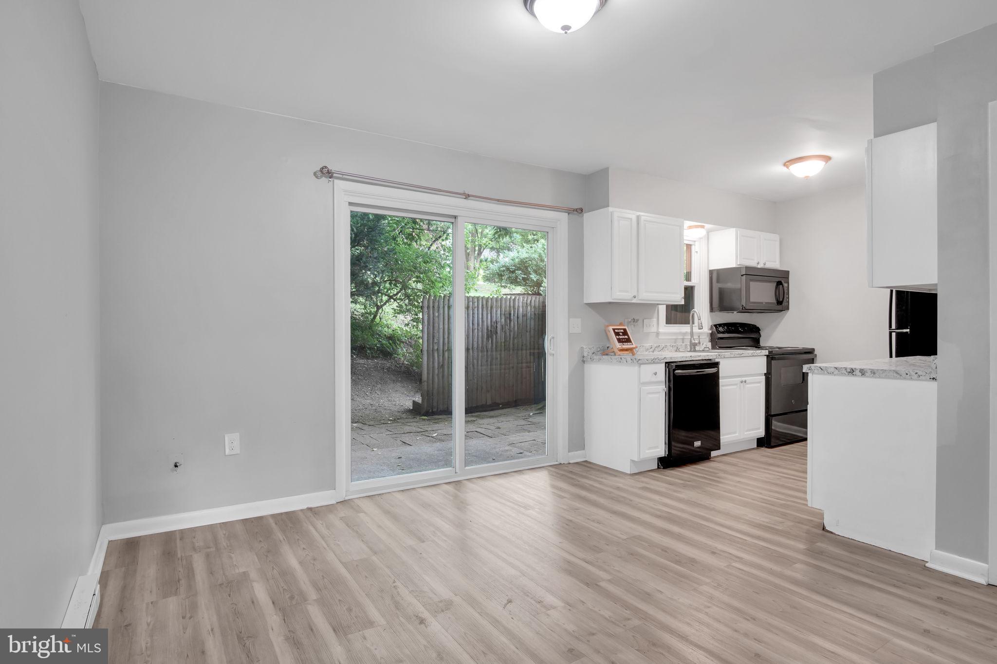 QUEENS COURT - Residential