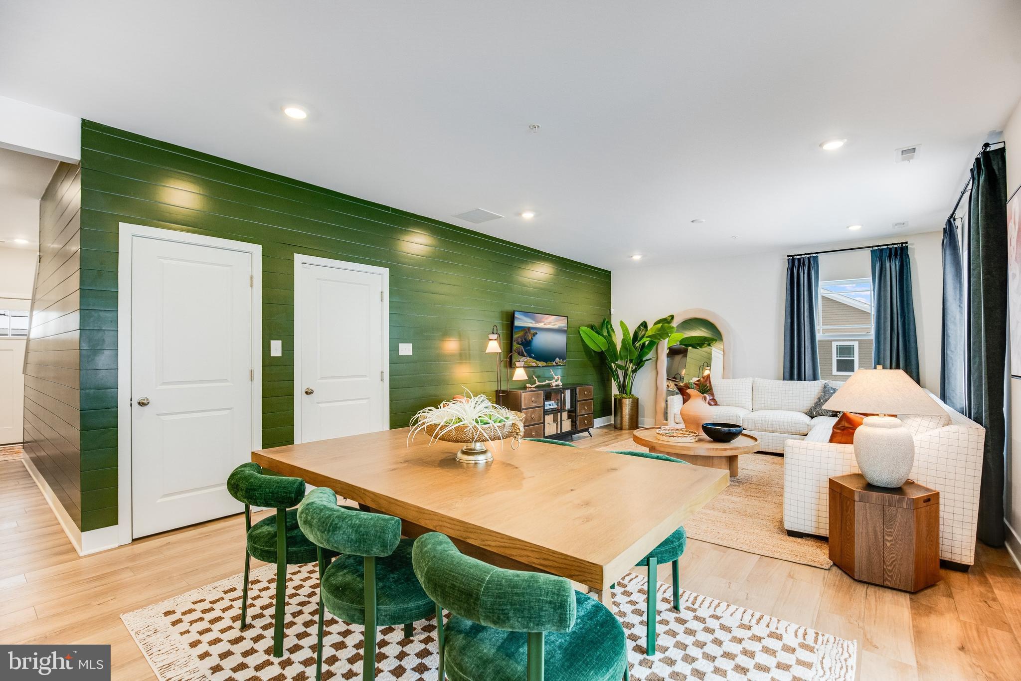 LAKESIDE AT TRAPPE - Residential