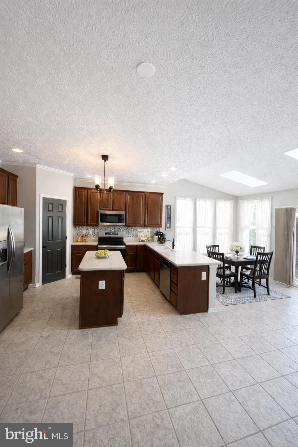 POMEROY MANOR - Residential Lease
