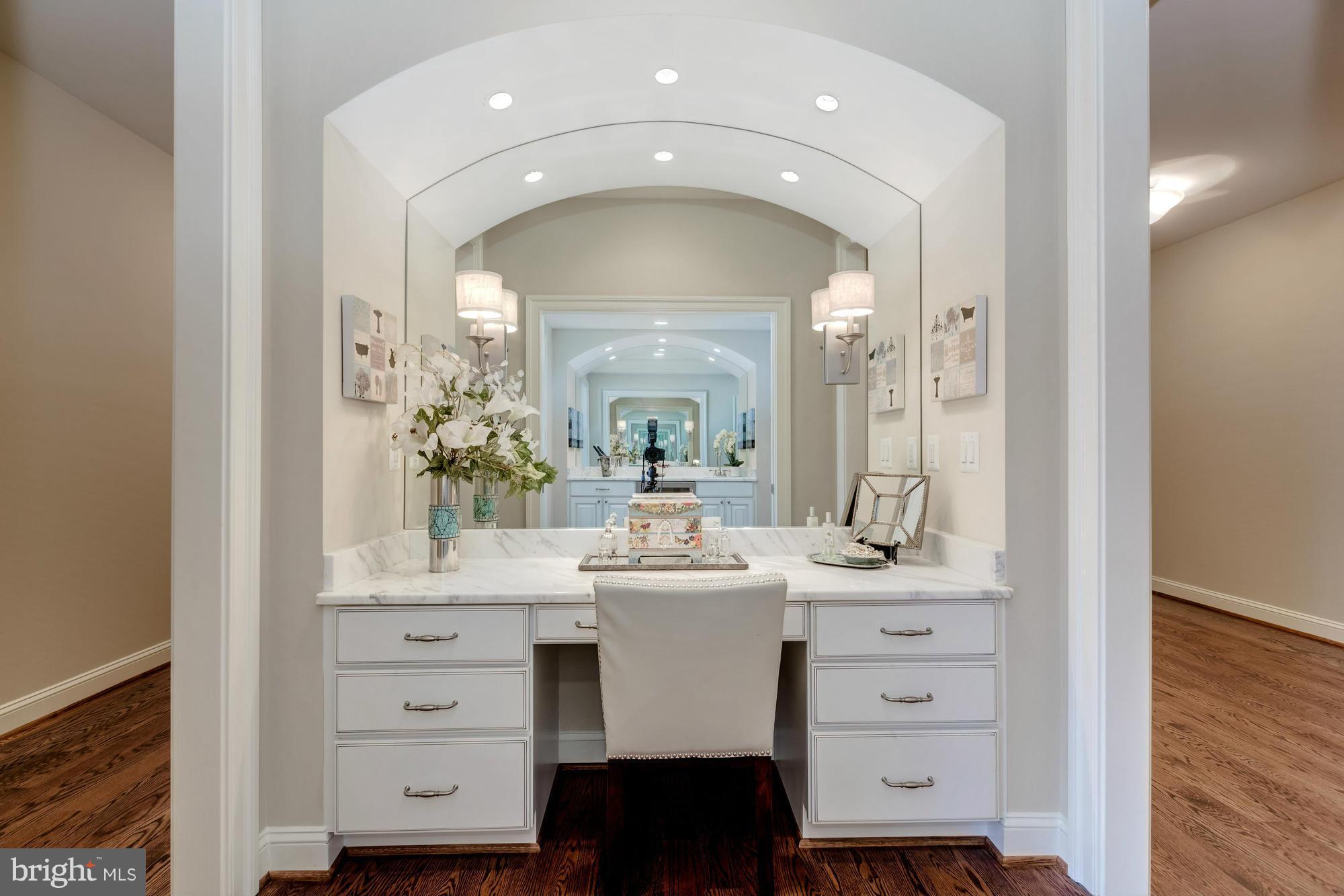 RIVER OAKS - Residential