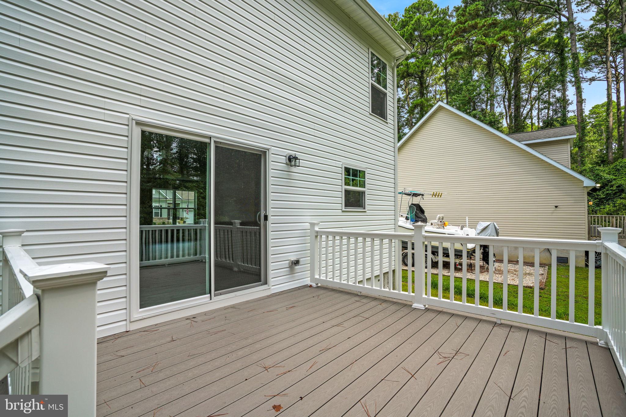 CAPTAIN'S COVE - Residential