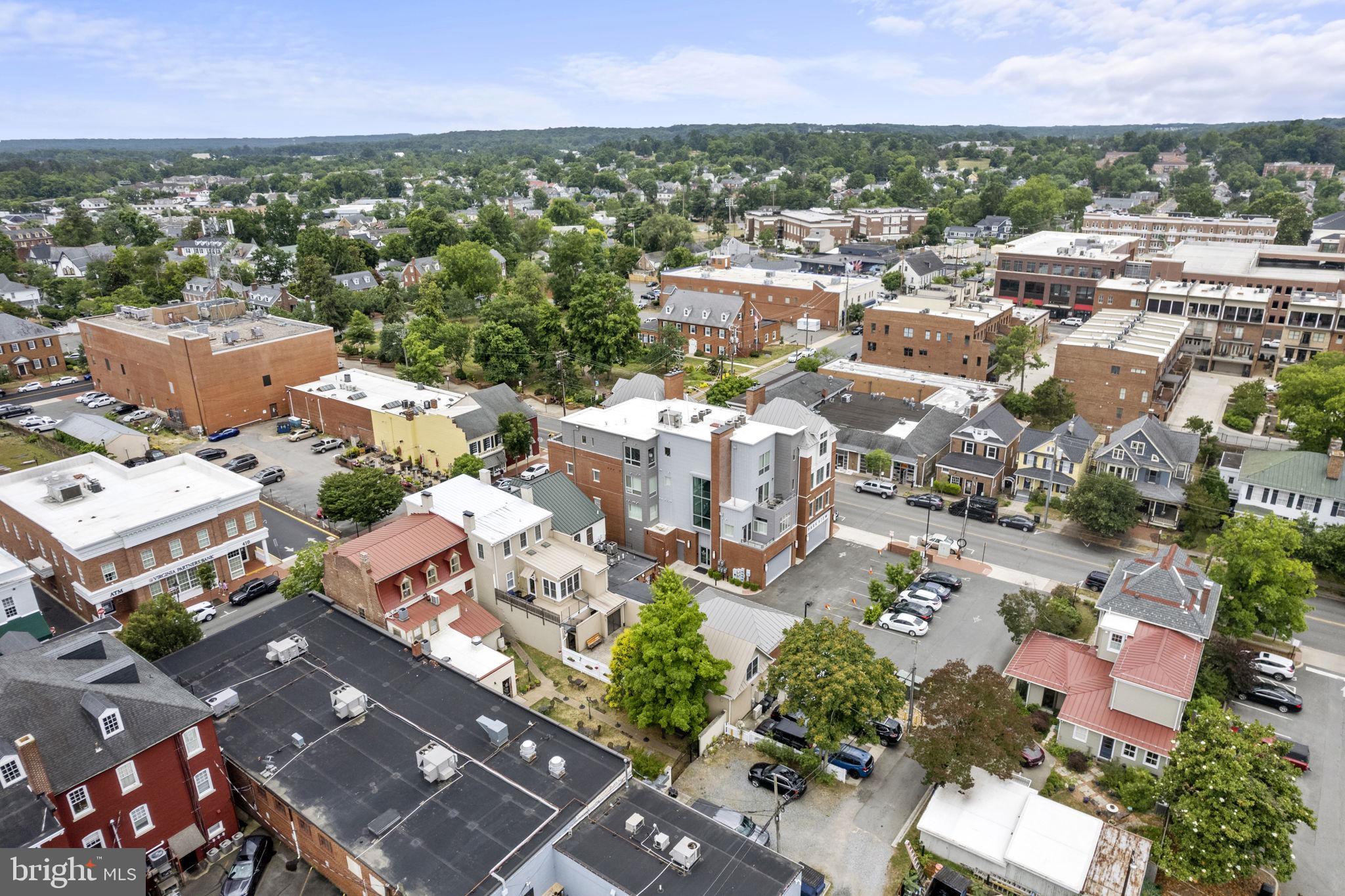 HISTORIC  DOWNTOWN FREDERICKSBURG - Residential